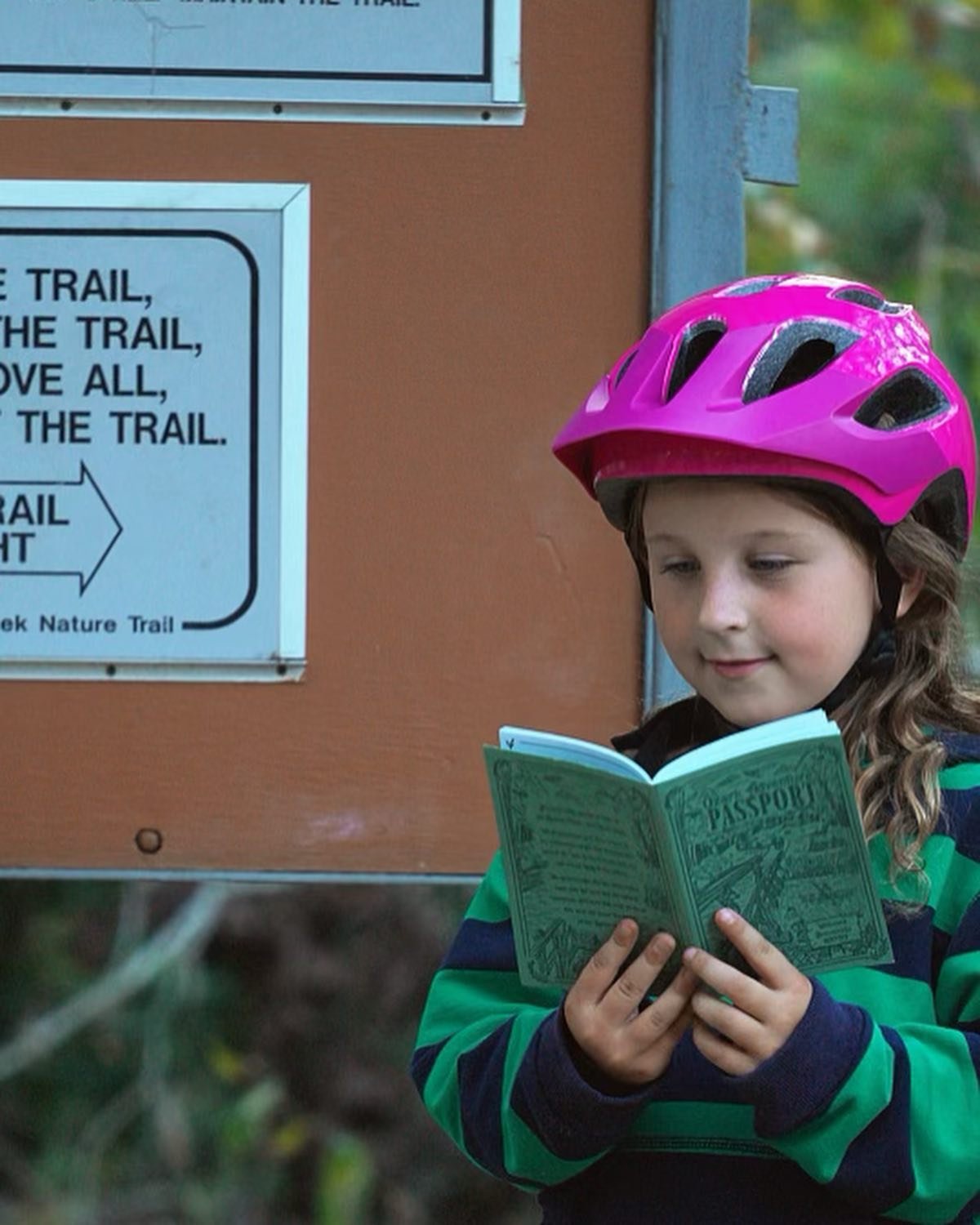 Discover Bella Vista! This vibrant community is the home to over 100 miles of single track trails, seven lakes, creeks and other outdoor amenities. The 2-mile Tanyard Nature Creek Trail is the perfect autumn family activity. And don&rsquo;t forget th