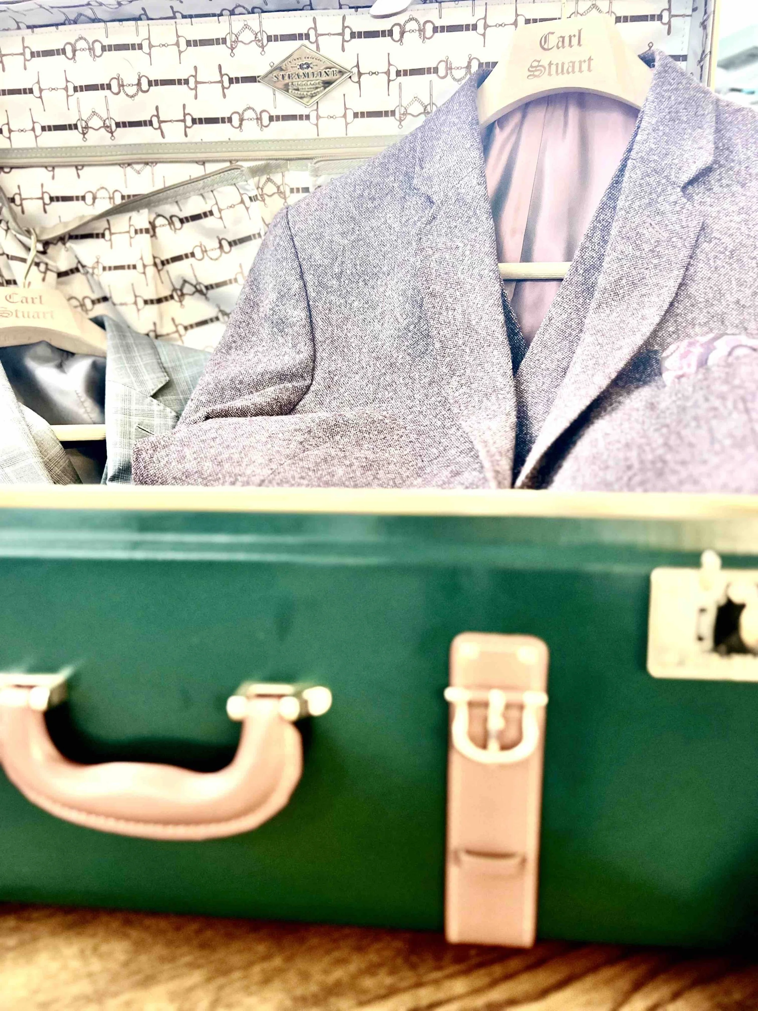 Business Travel Suits Guide