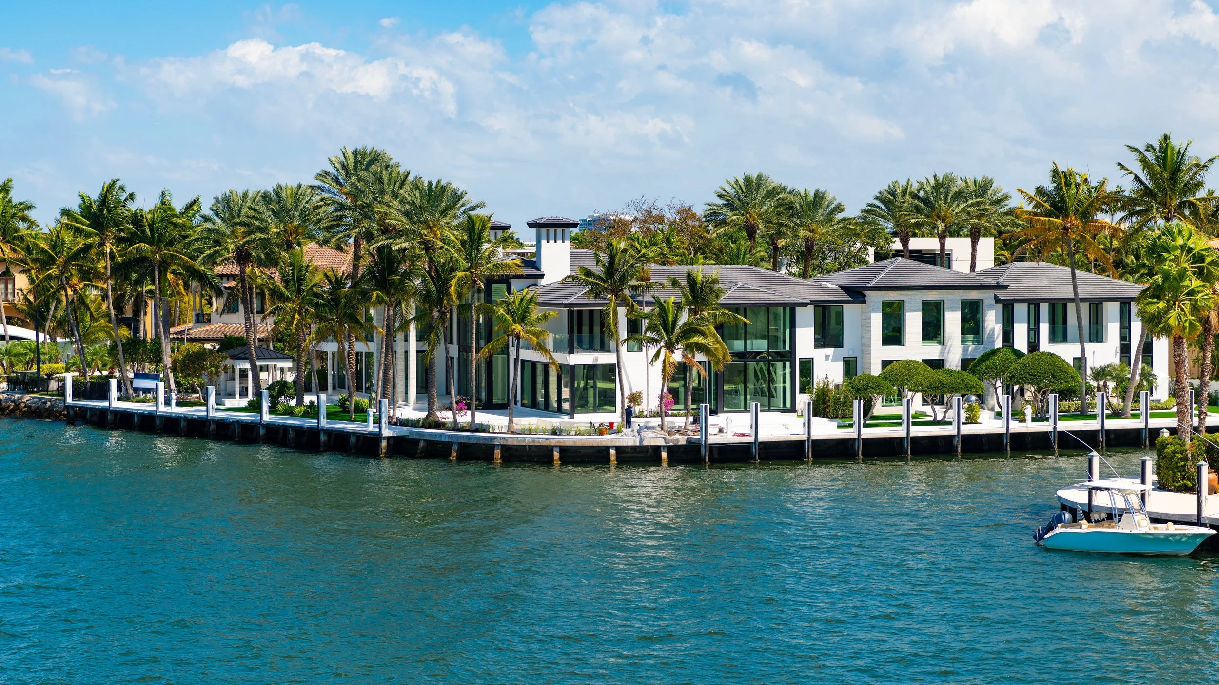How Ultra-High-Net-Worth Investors Can Seamlessly Relocate to Miami