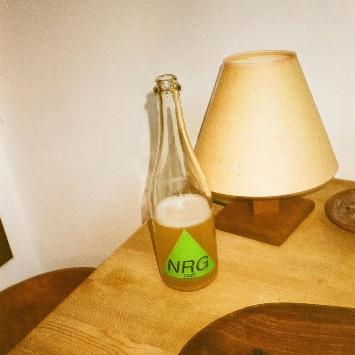 ✨Saturday&rsquo;s Sommelier&rsquo;s Selection✨

Wavy Wines out of California is all about making organic, low-intervention wine feel fun! 

NRG is their beach-day bubbly: bright citrus, lively bubbles, and the kind of bottle that disappears before th