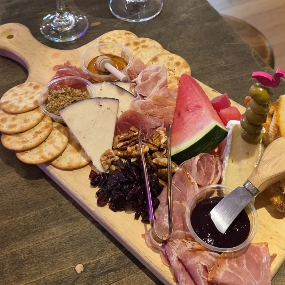 It&rsquo;s Board &amp; Bottle Thursday! 

Enjoy charcuterie for 2 and a bottle of house wine (Protocolo Tempranillo, Ros&eacute; or White Blend) for $50, or upgrade your bottle.

Discover your new favorite wine at The Wine House in Gulfport 🥂 

Reme