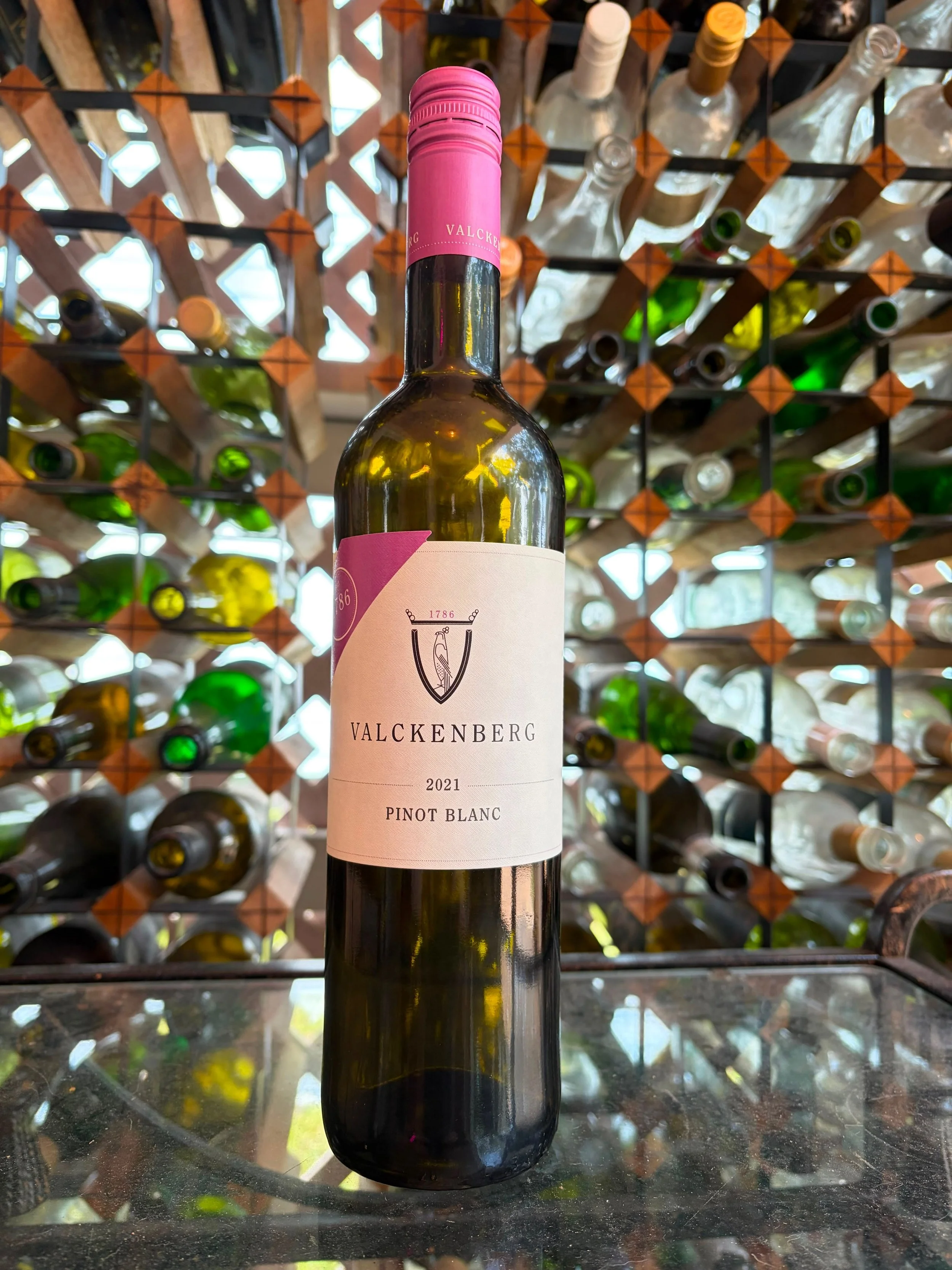 ✨Sommelier&rsquo;s Selection Saturday✨

Meet Valckenberg&rsquo;s Pinot Blanc. It&rsquo;s crisp, bright, and ridiculously easy to drink.

Fresh notes of green apple, pear &amp; citrus with a light, refreshing finish. A classic German Pinot Blanc that&