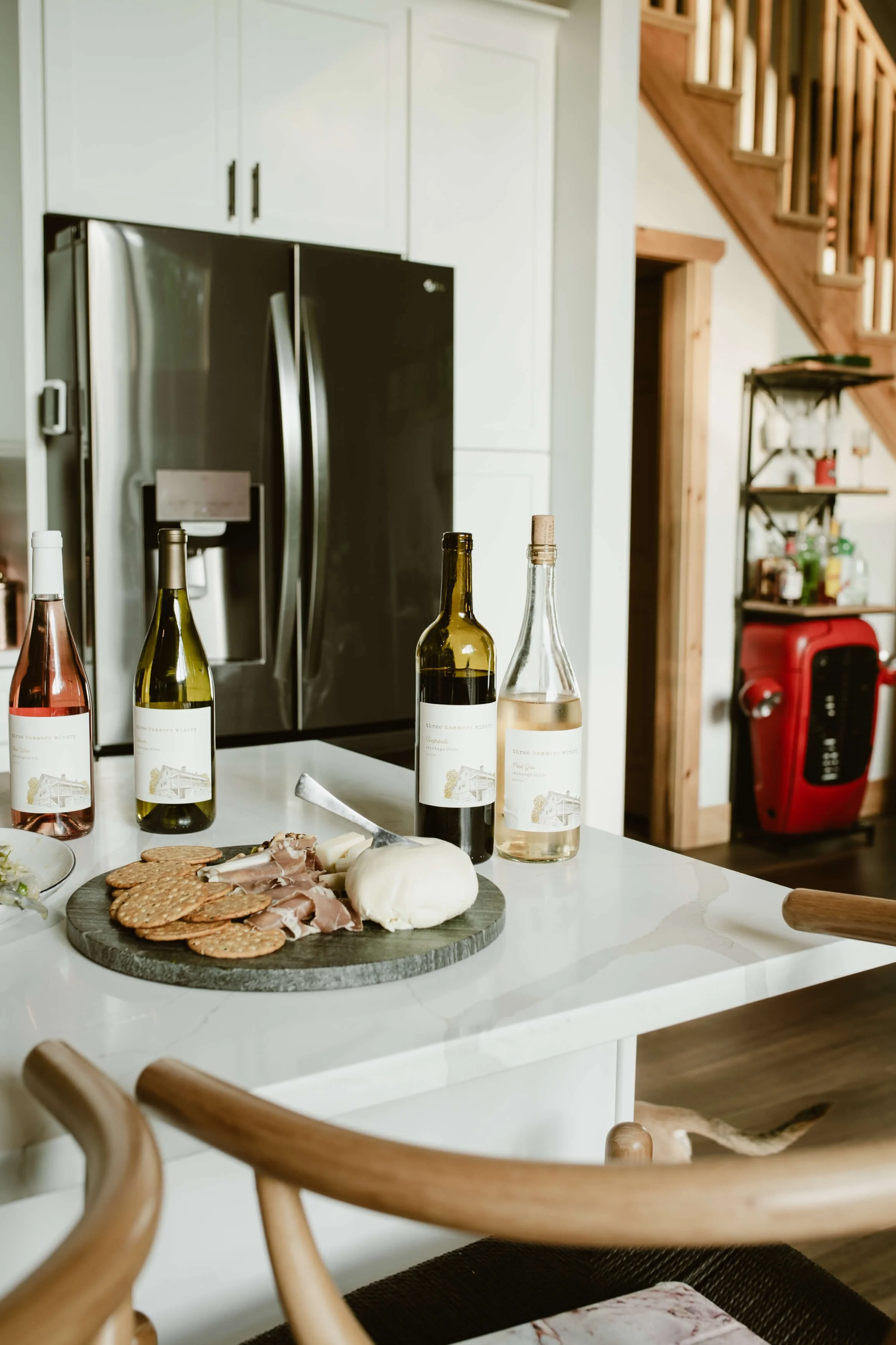 Airbnb-bright-kitchen