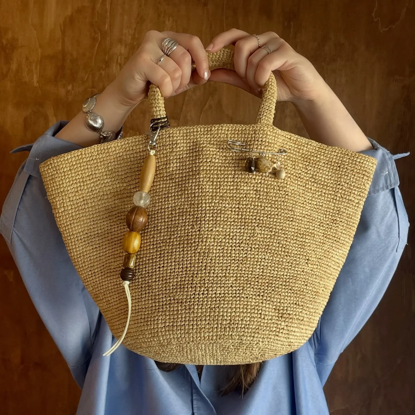 me showing you all how cute my bag is now that it&rsquo;s been decorated with curio chains and ploy pins by @magnetismstore 𓈒𓏸.&deg;&bull;

these handmade goodies are available in the shop now and will be coming to the website this week! yay! happy