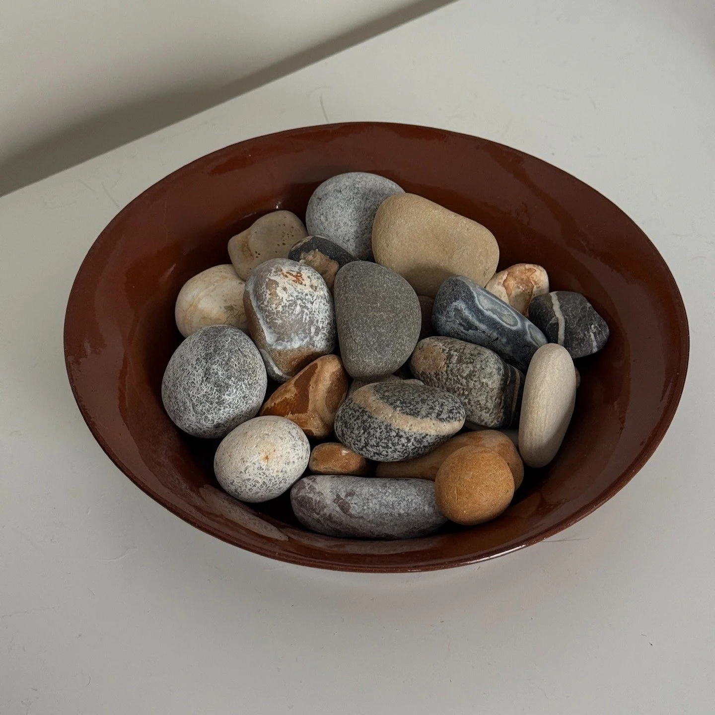 If you've ever been into the shop, you'll notice little scatterings of my rock collection displayed all around. Each hand picked from my travels and a favourite in their own way. I think I may need to rebrand as a shop/rock gallery, don't you? 

Disp