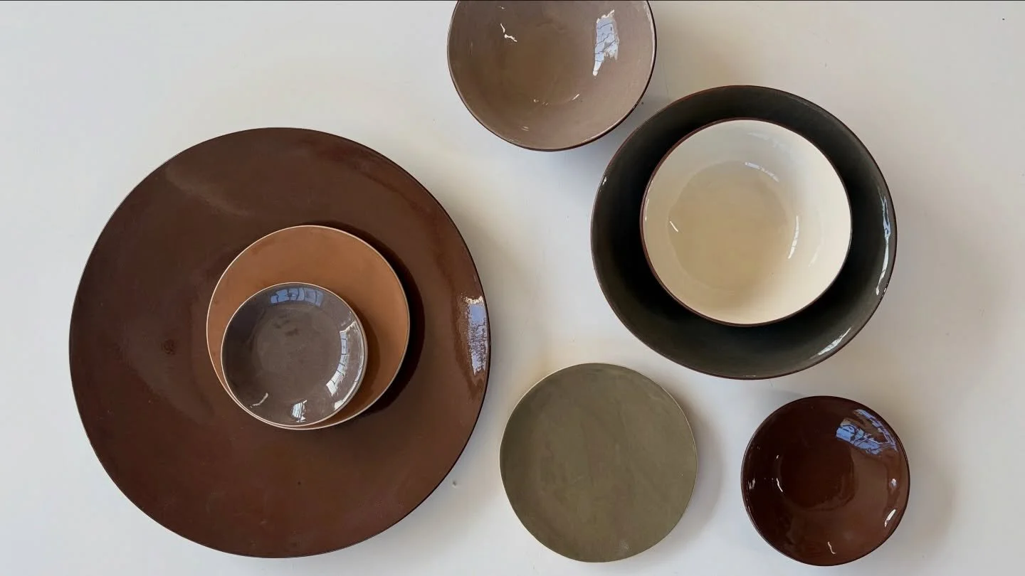 A dreaaaaamy colour palette put together for a bespoke tableware set. 

They chose to go with a pairing of Milk, Kelp, Cocoa, Truffle, Charcoal and our Inheritance Studios exclusive colour, Resin on a mix of white and terracotta clay. Mixing and matc