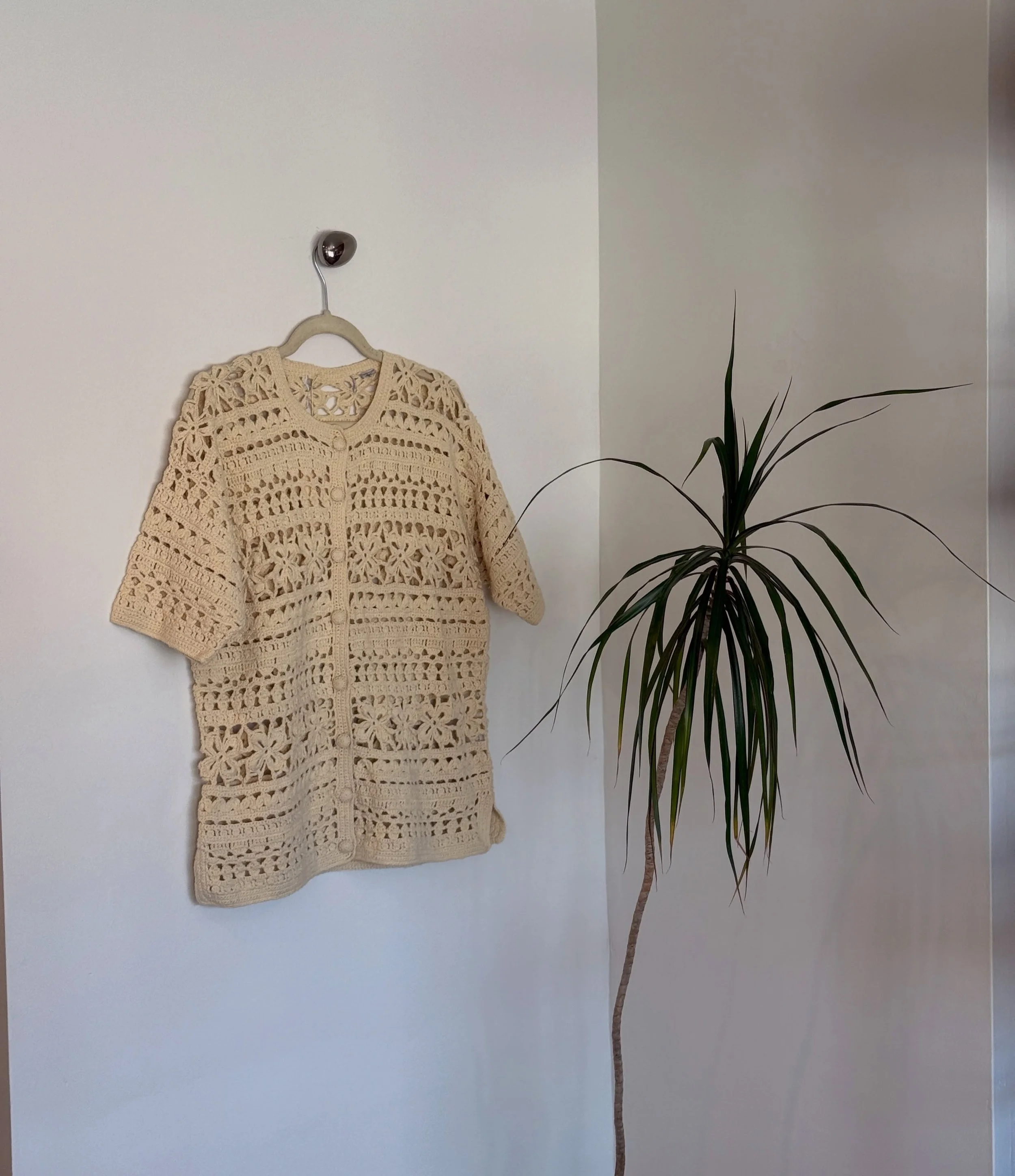 biiiiiiiiiiiiiiig restock of vintage clothing and accessories now in store <3 including the beloved Curio Keychain by @magnetismstore available in ivory, sky blue, light and dark brown!