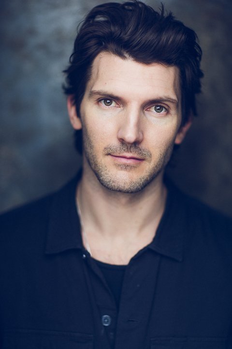 Eric Olsson_headshot.jpg