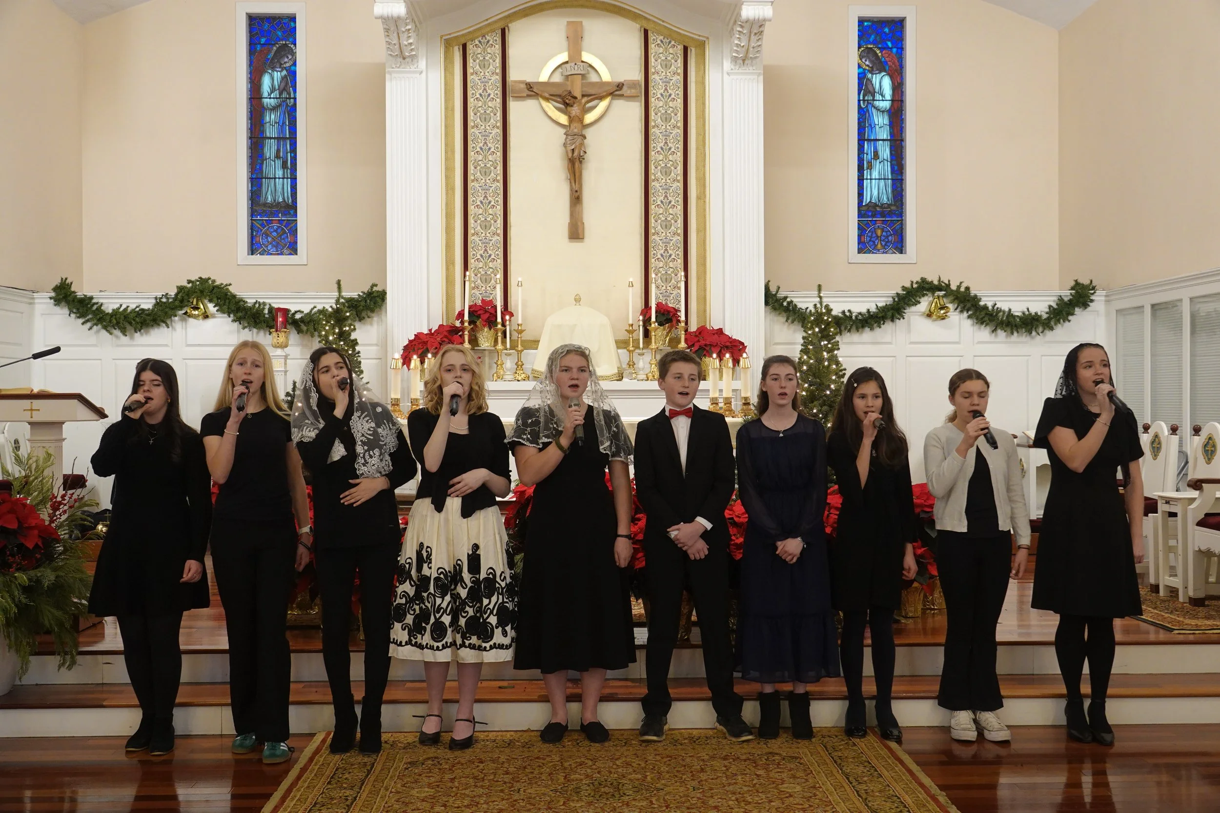 Teens Singing - Christmas 2025(3).JPG