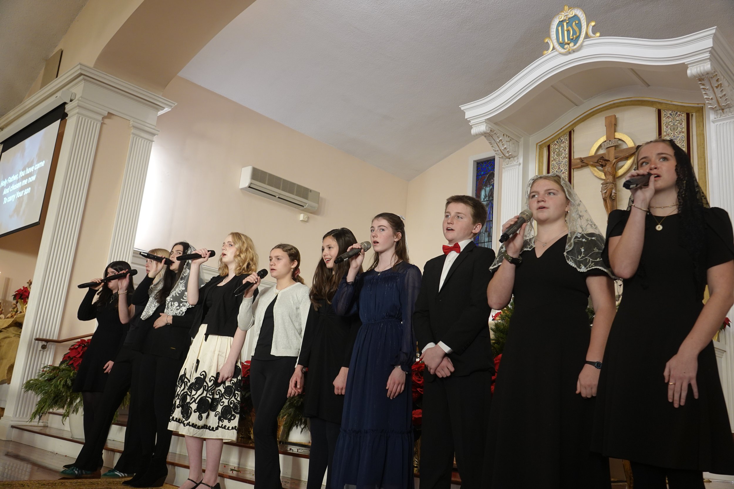 Teens singing - Christmas 2025(2).JPG