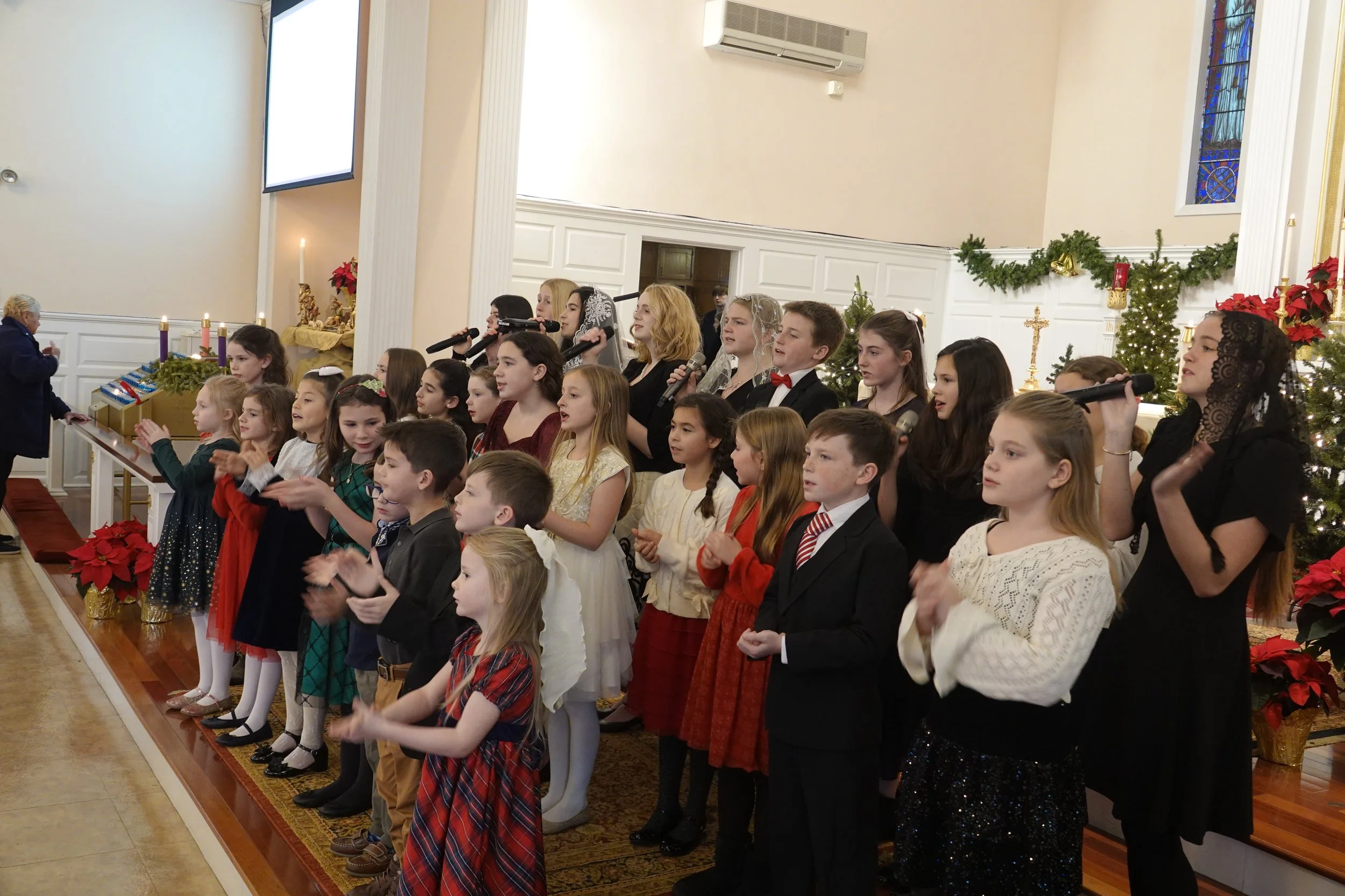 Youth Choir - Christmas 2025(3).JPG