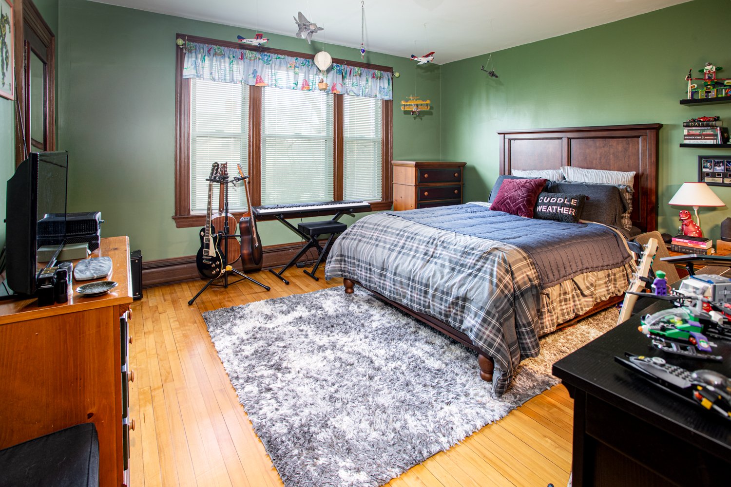 1231 Robeson St. FR.jpg