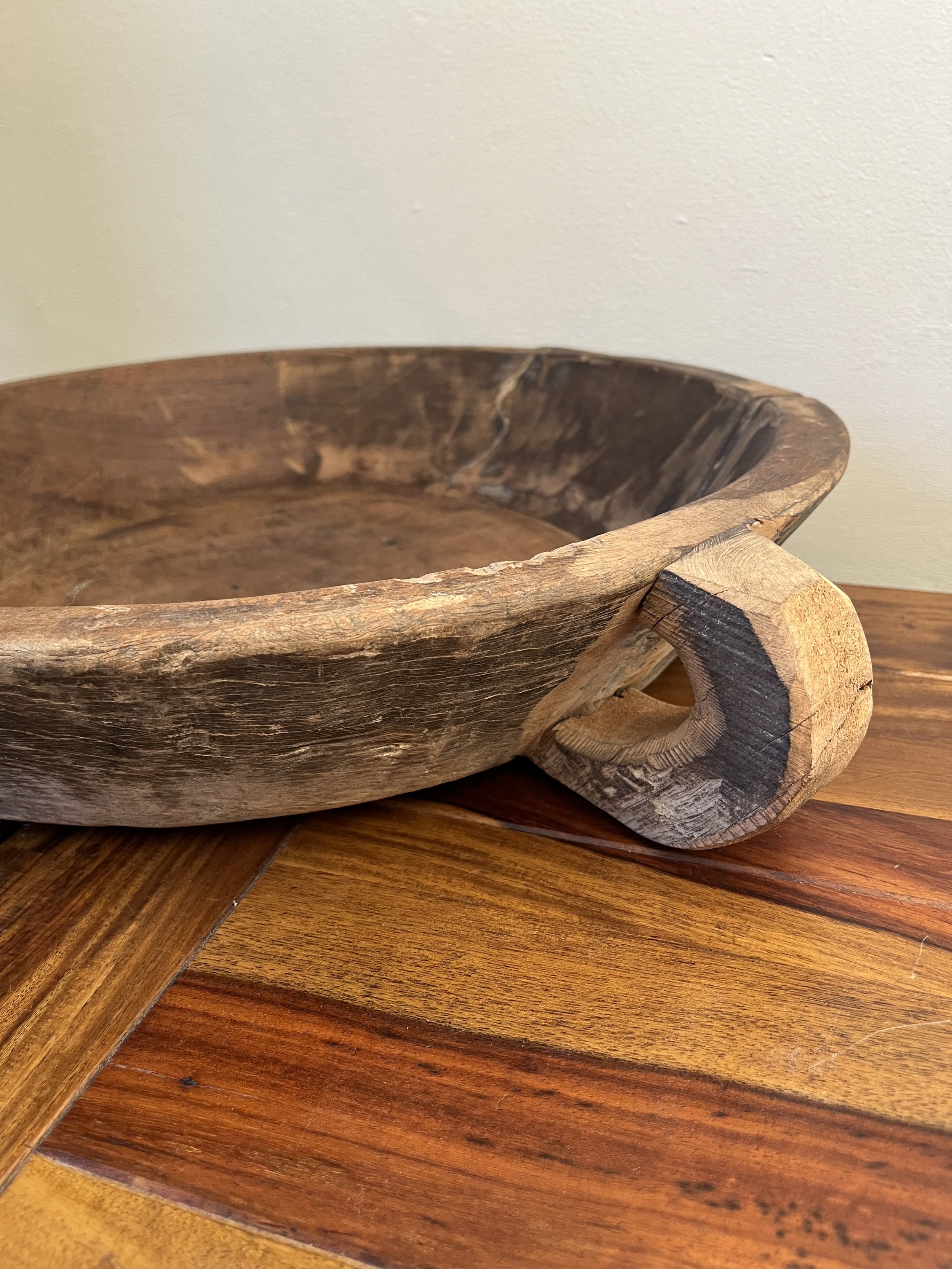 Secondhand vintage wooden bowl