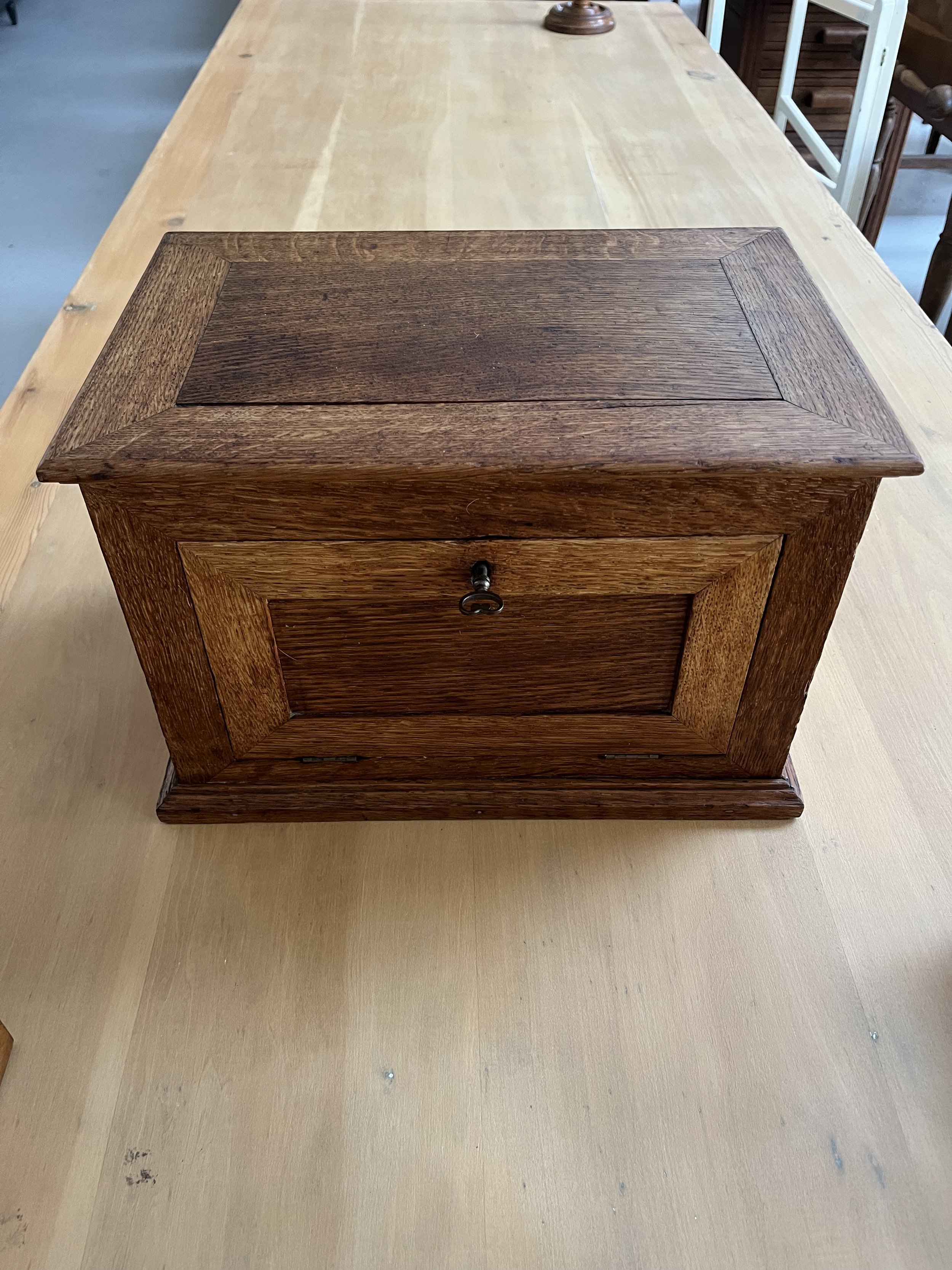 Vintage secondhand jewelry box