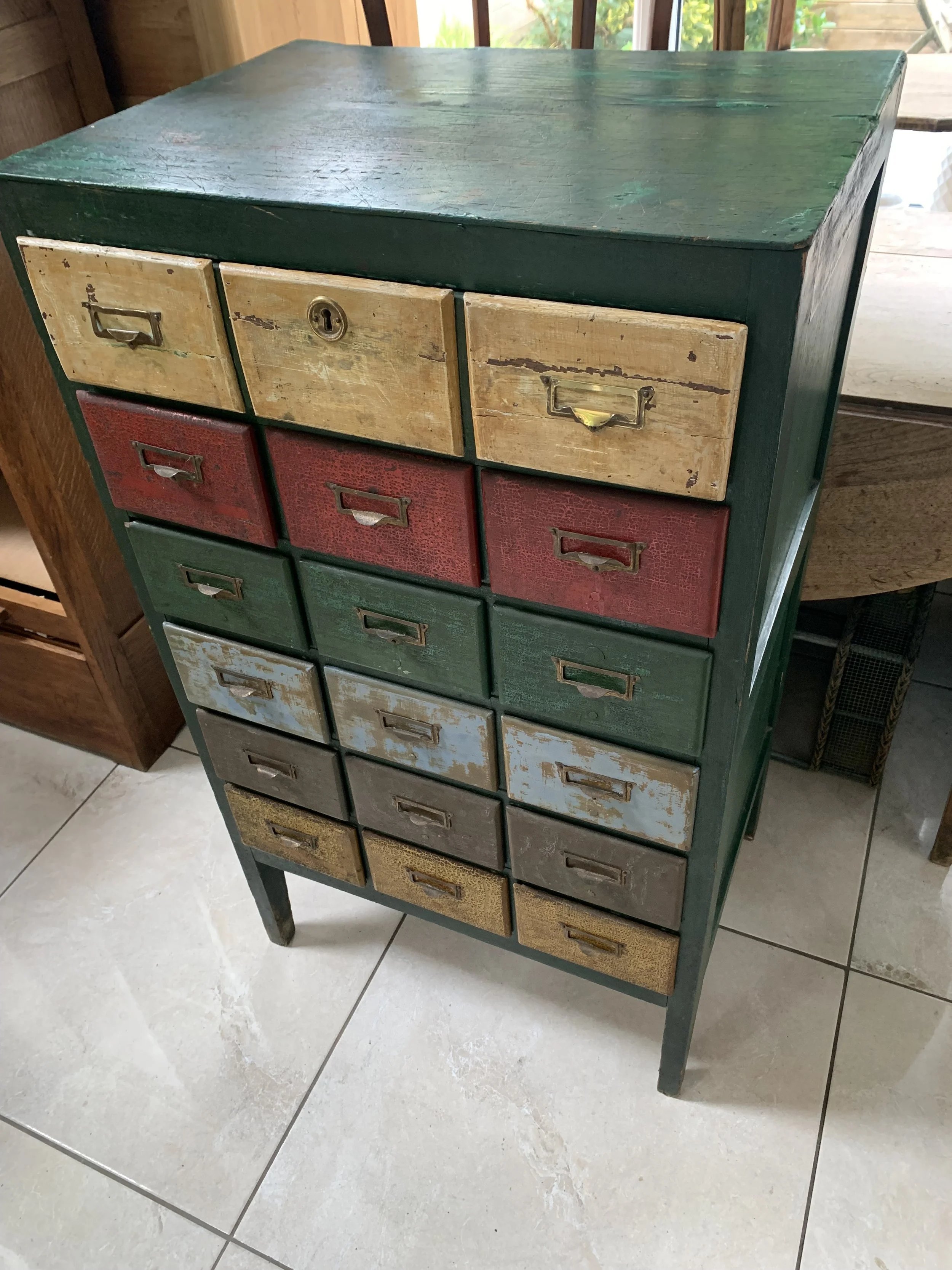 Secondhand vintage chest of drawers