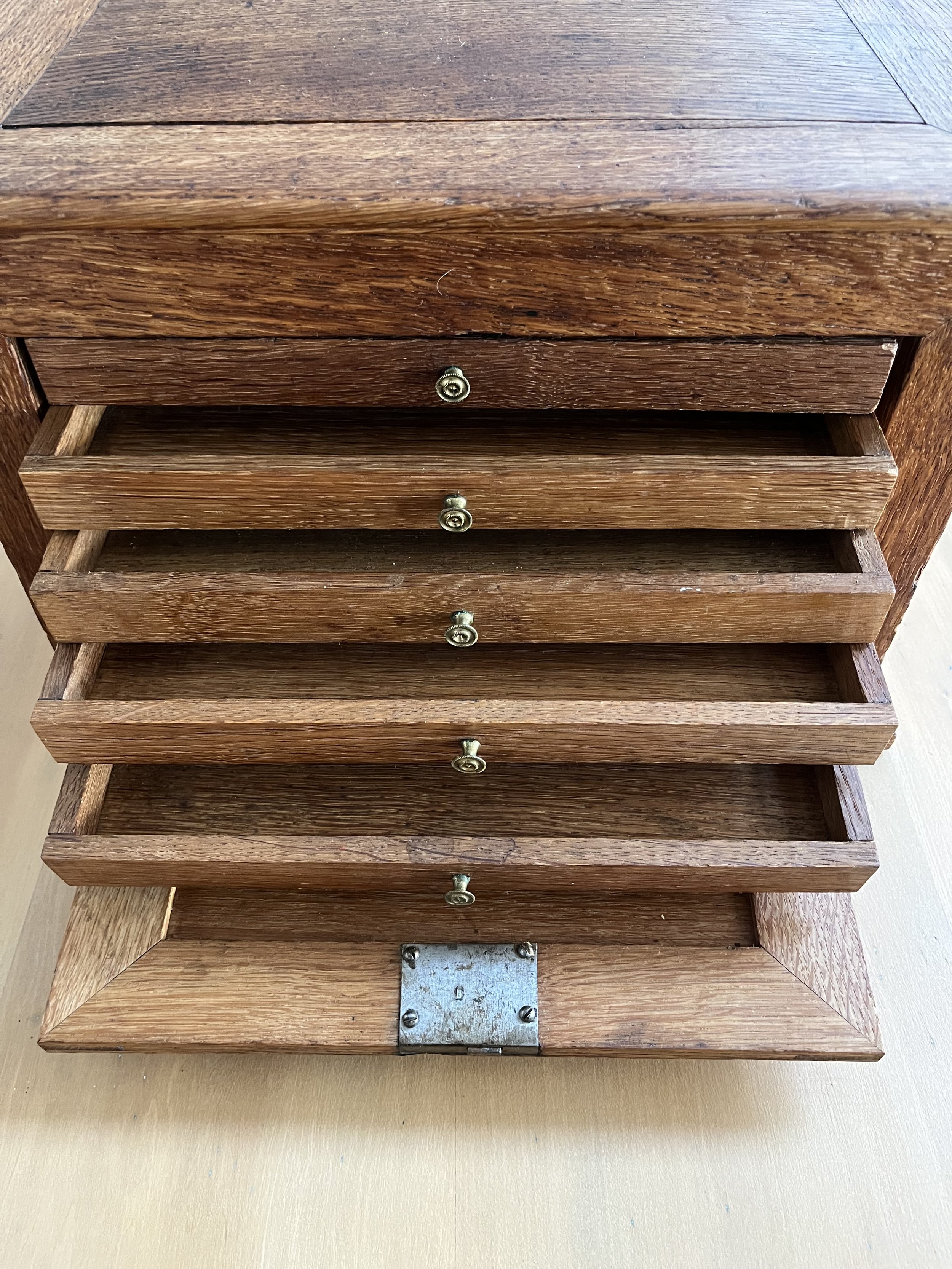 Vintage secondhand jewelry box