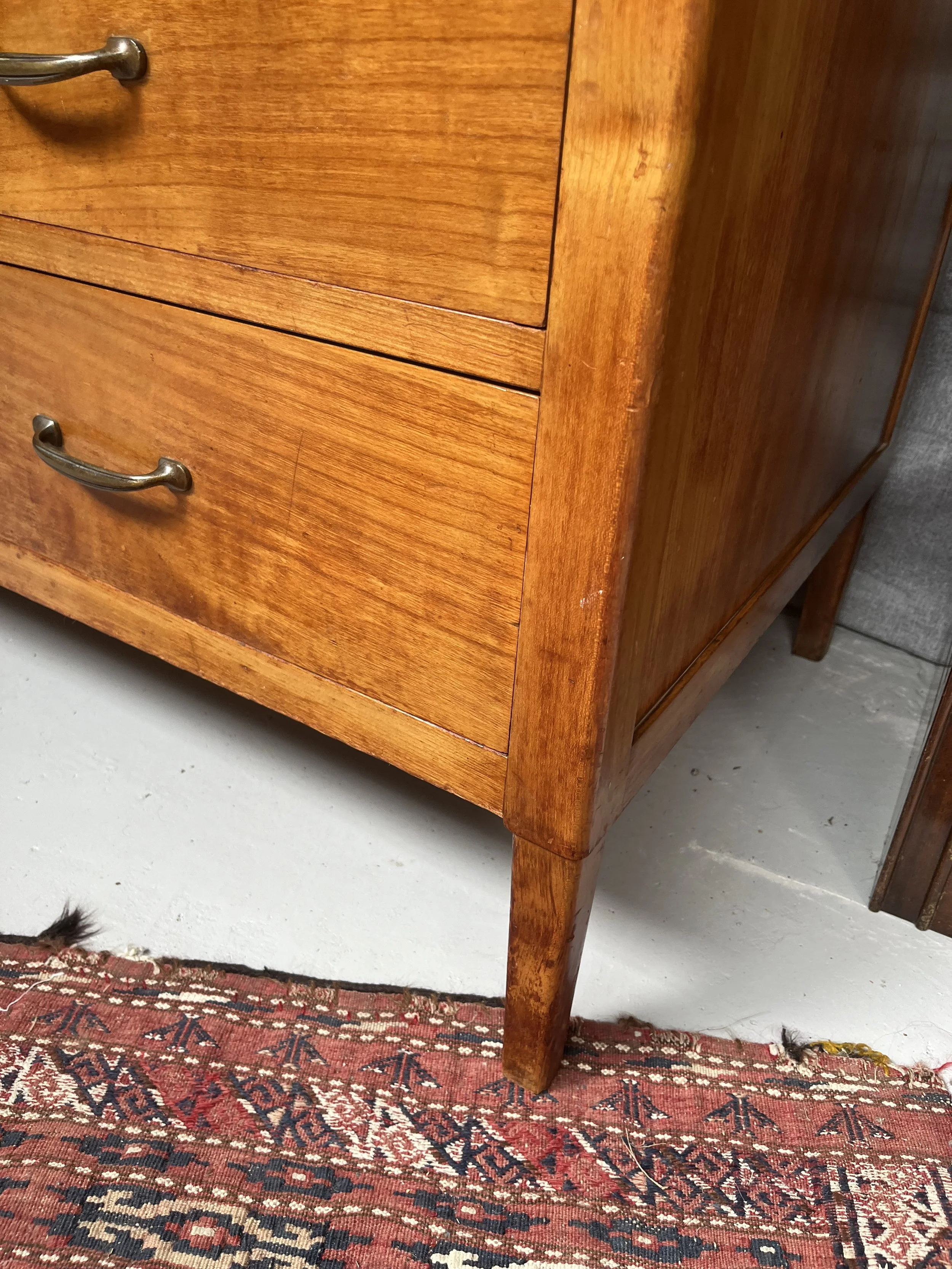 Secondhand vintage chest of drawers
