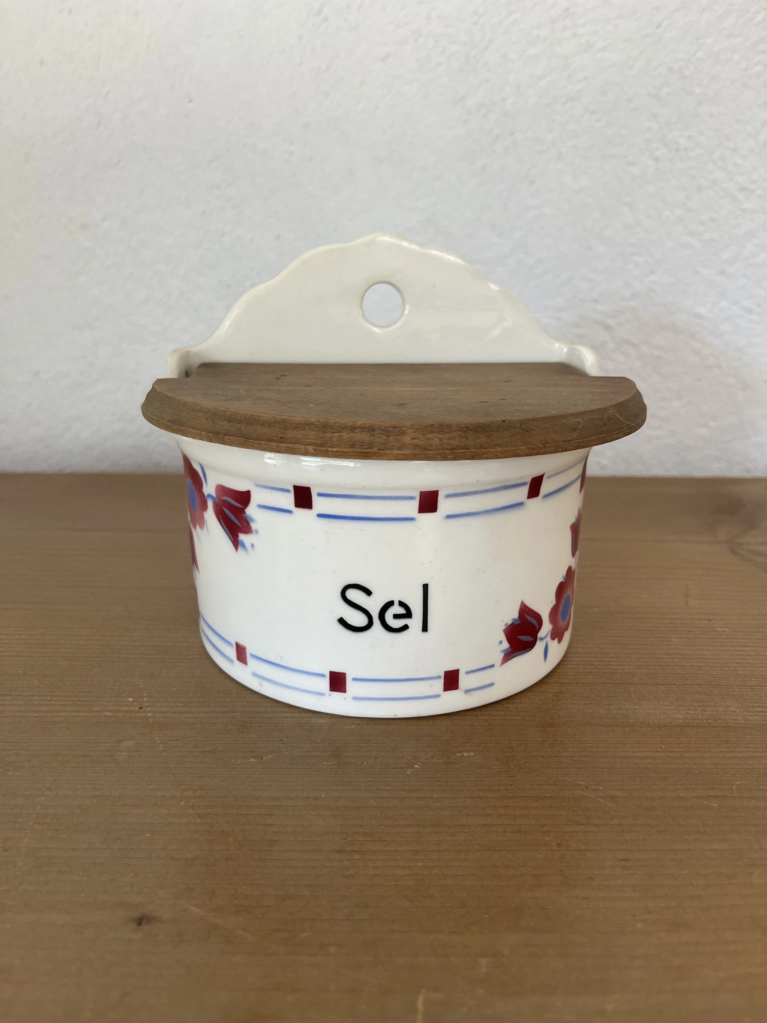Secondhand vintage ceramic salt box