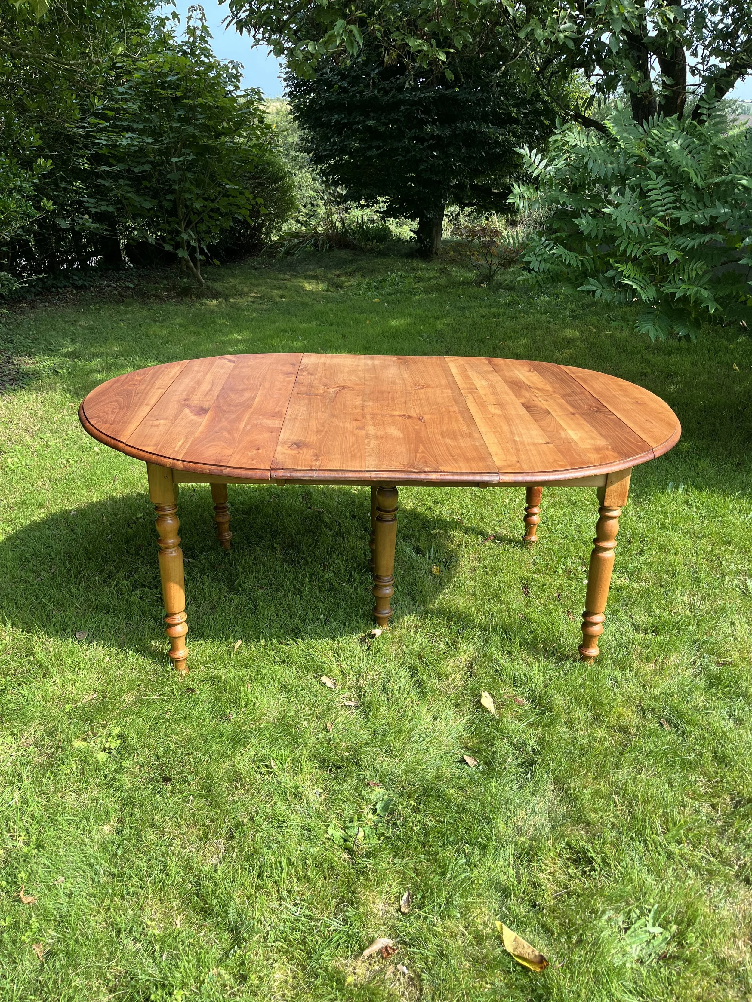 Secondhand vintage extendable dining table