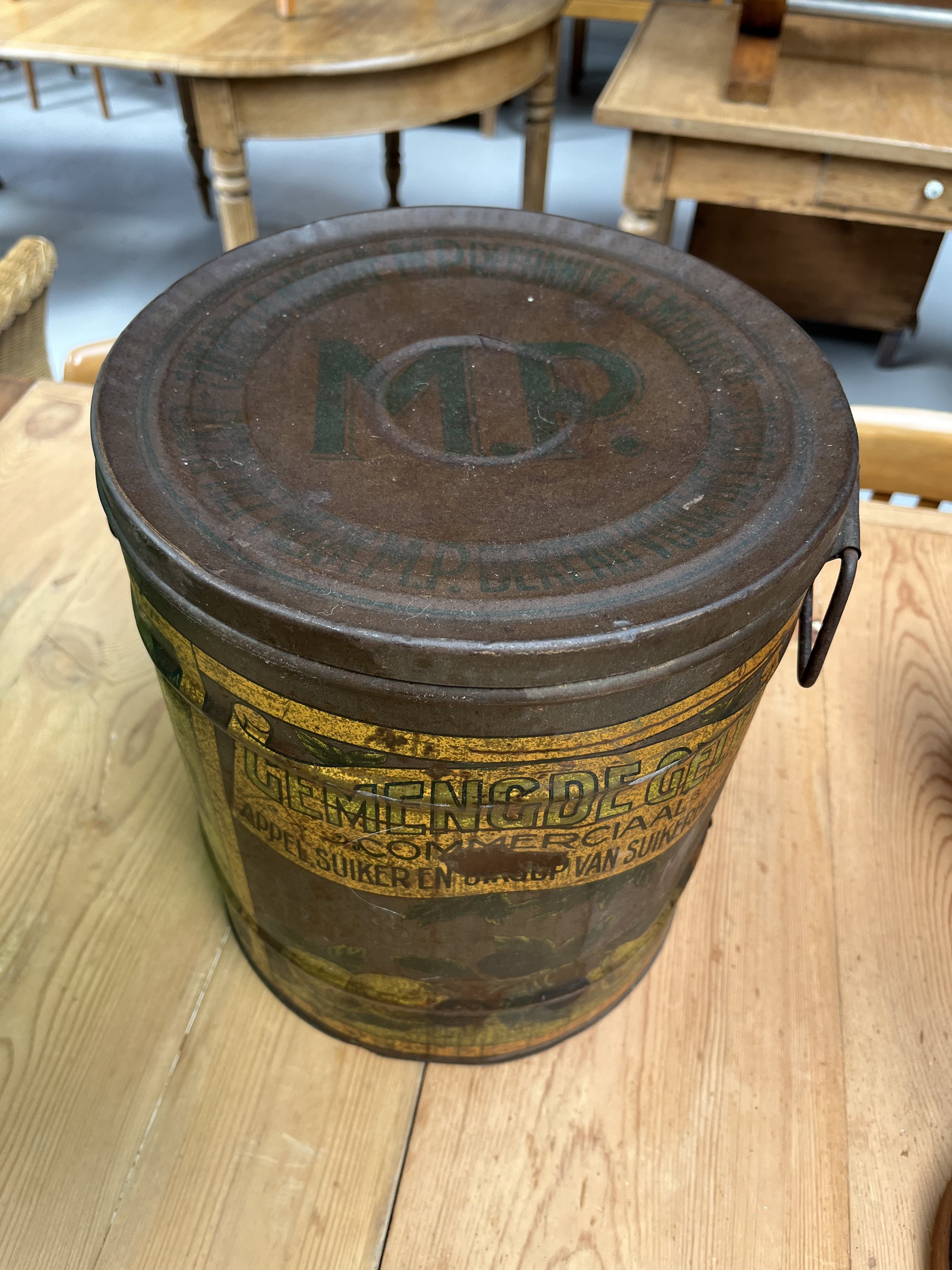 Secondhand vintage tin container