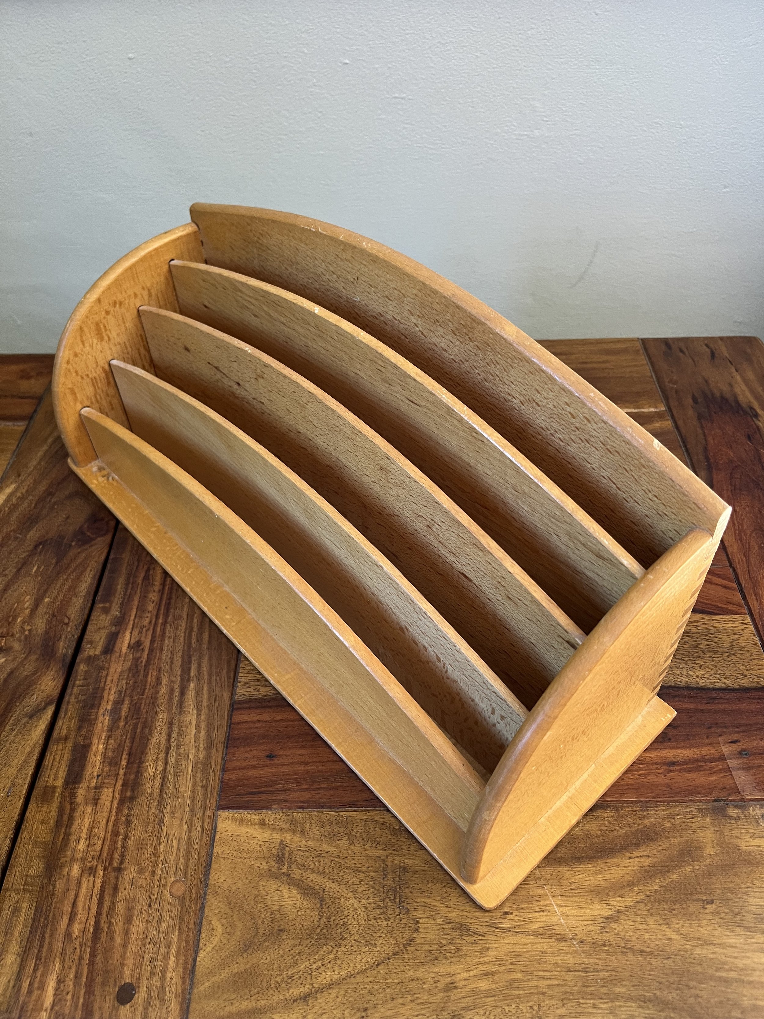 Secondhand vintage mail holder