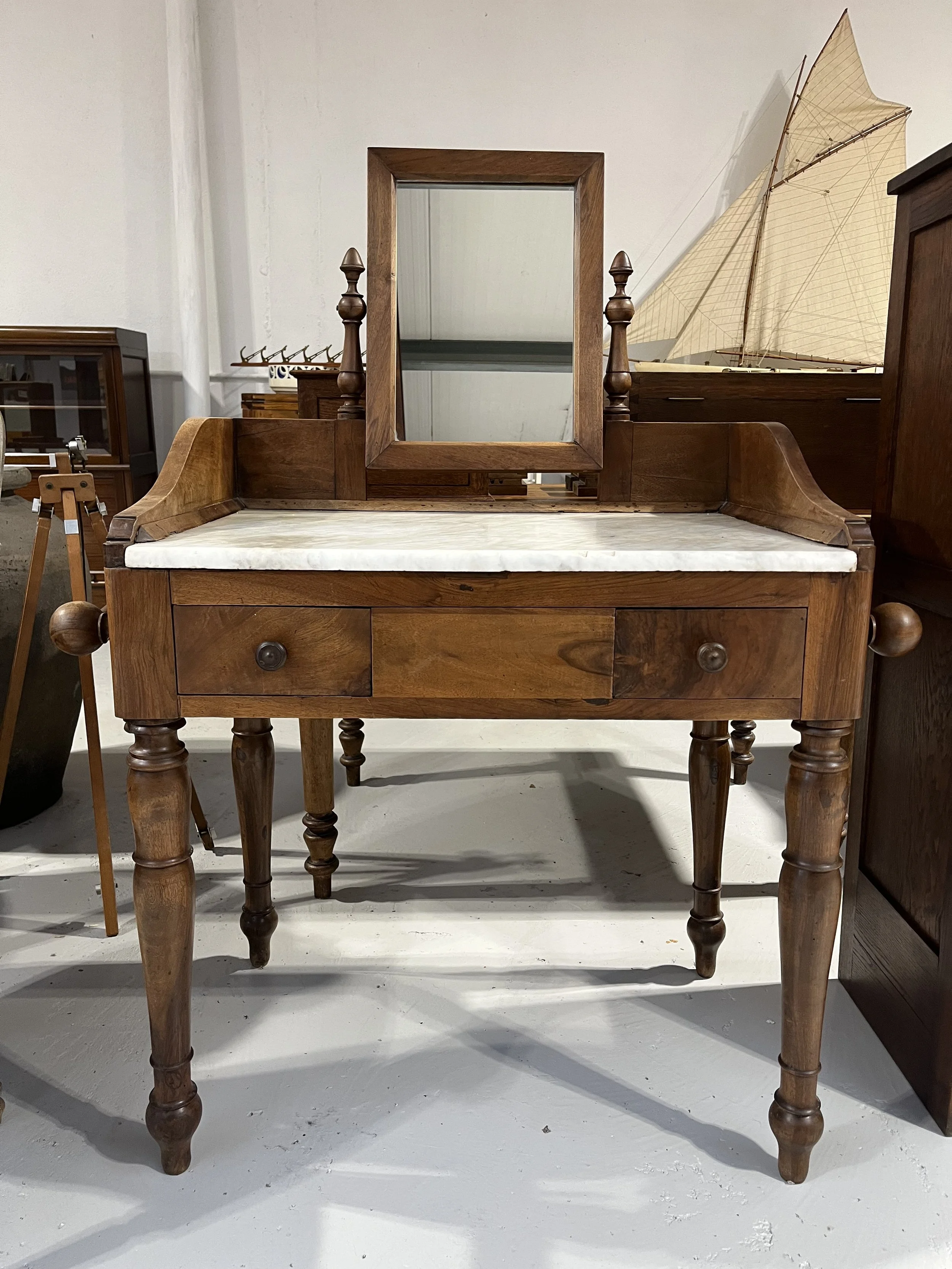 Vintage secondhand wash stand