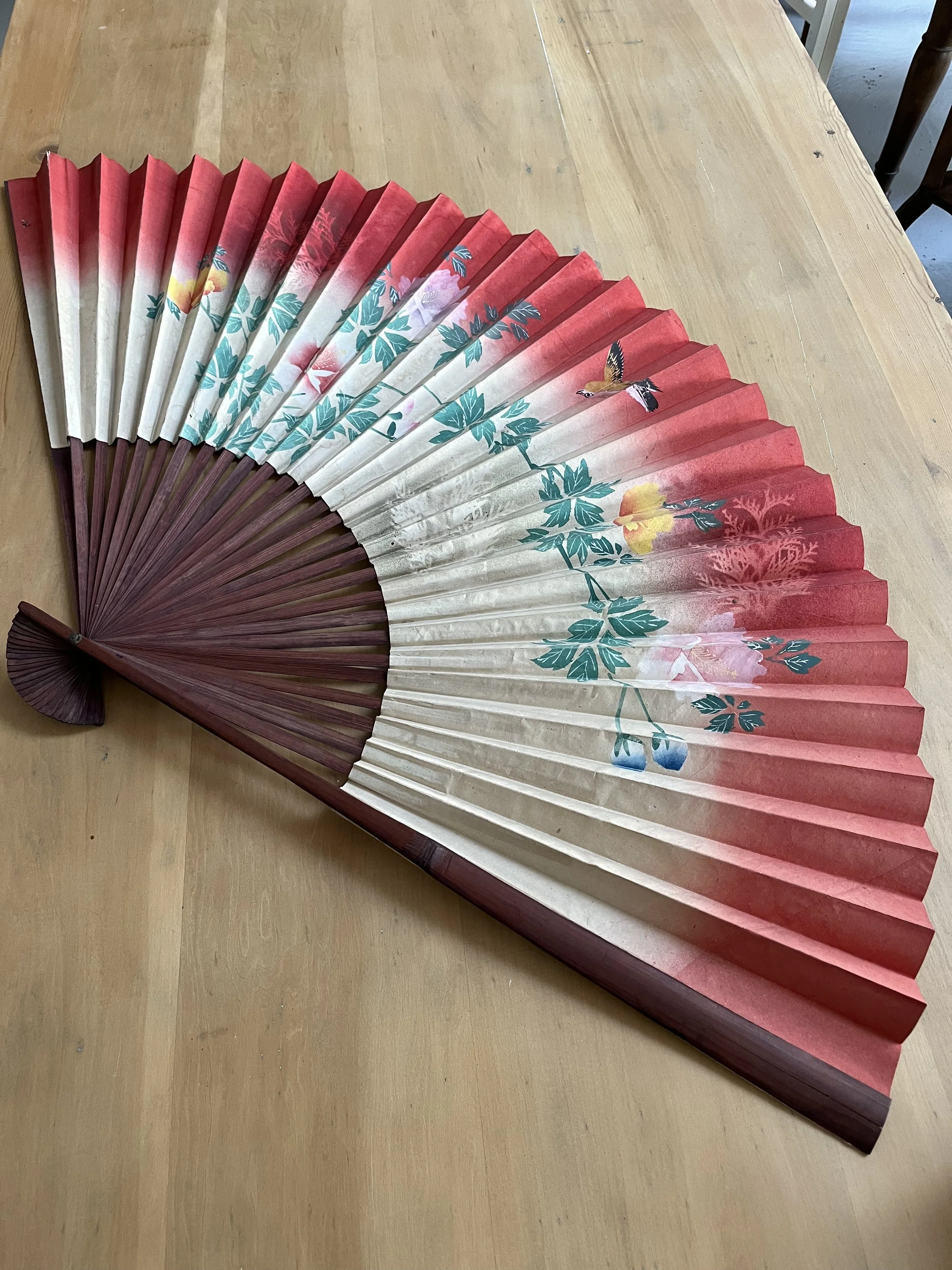 Vintage secondhand folding fan