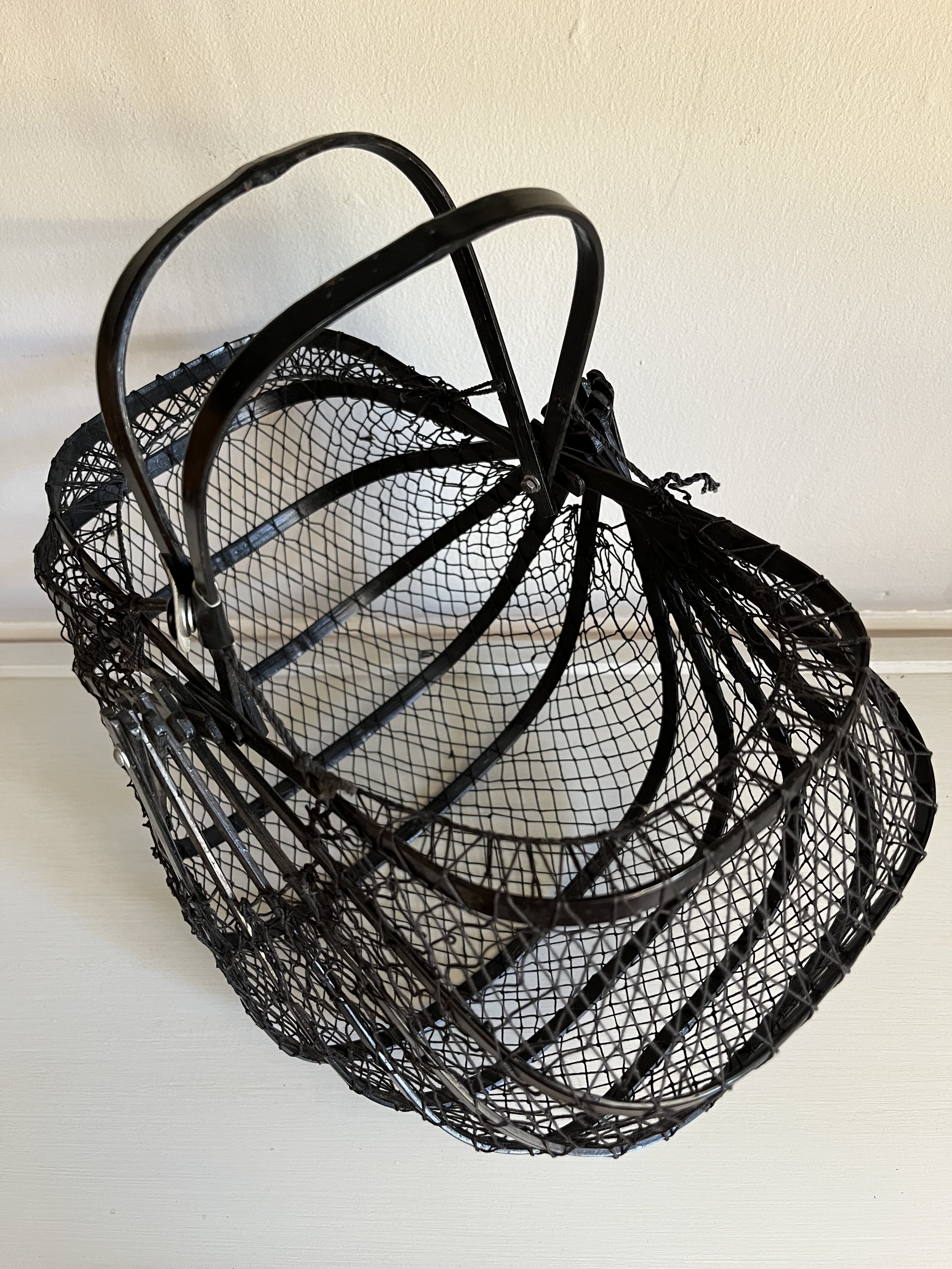 Secondhand vintage folding handbag/basket