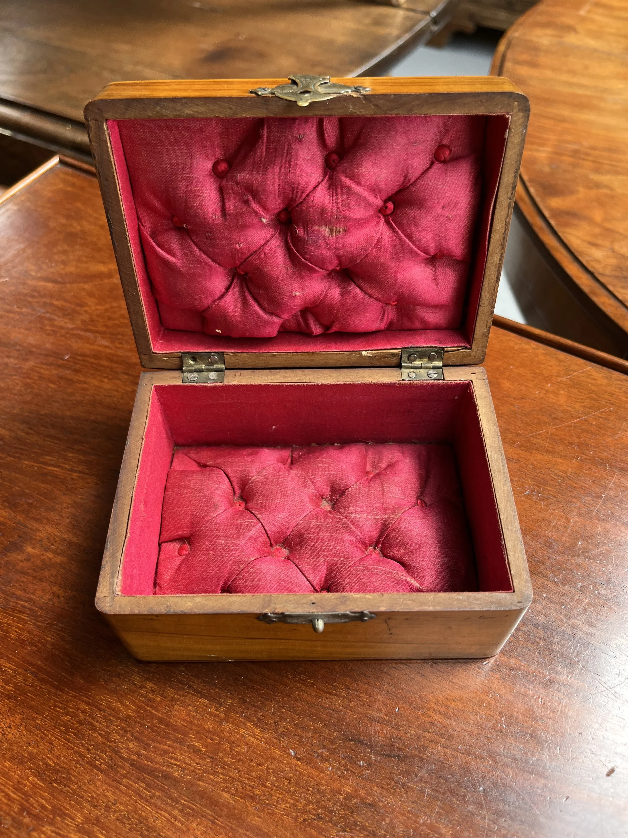 Secondhand vintage jewelry box