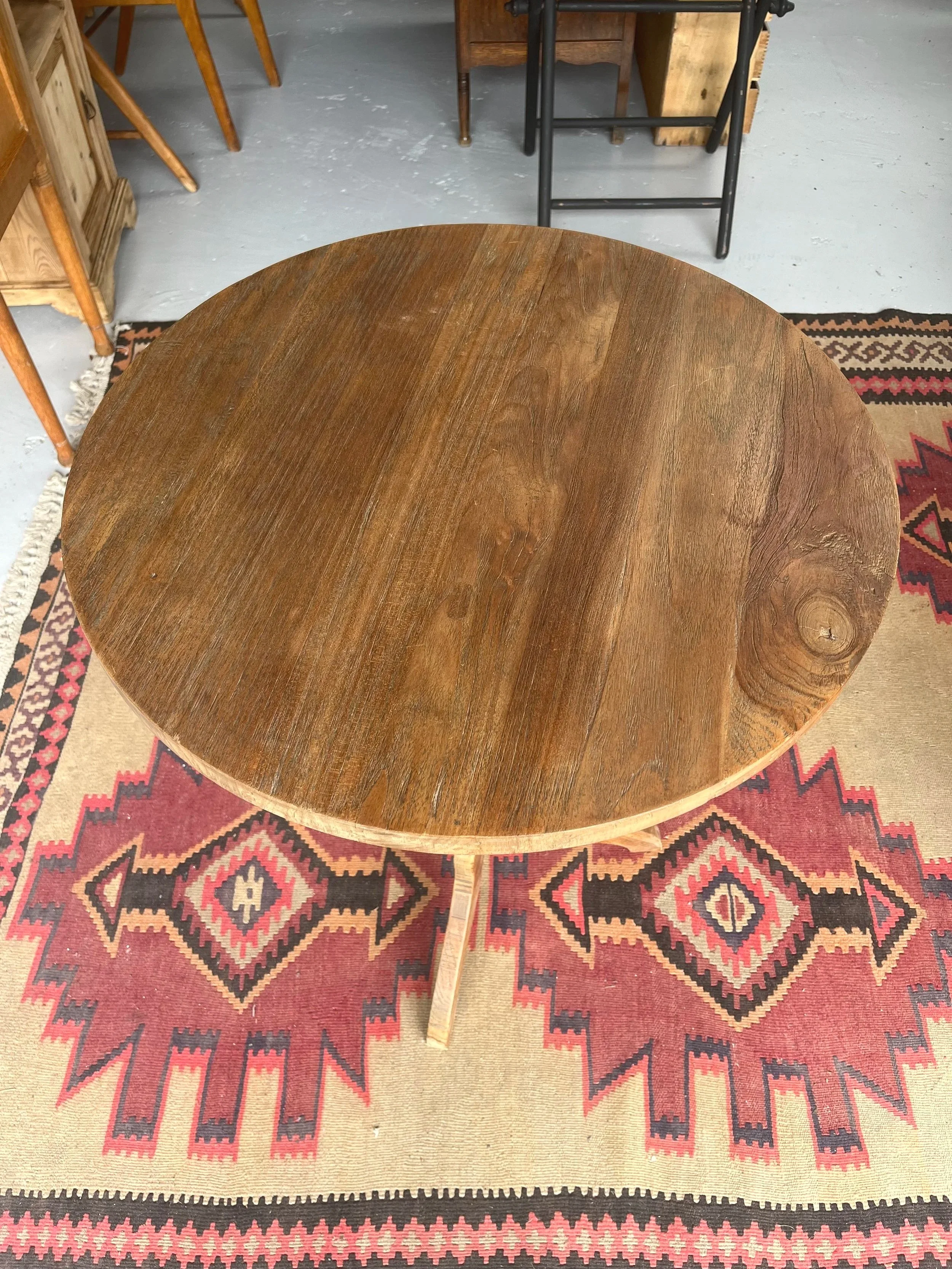 Secondhand vintage pedestal side table