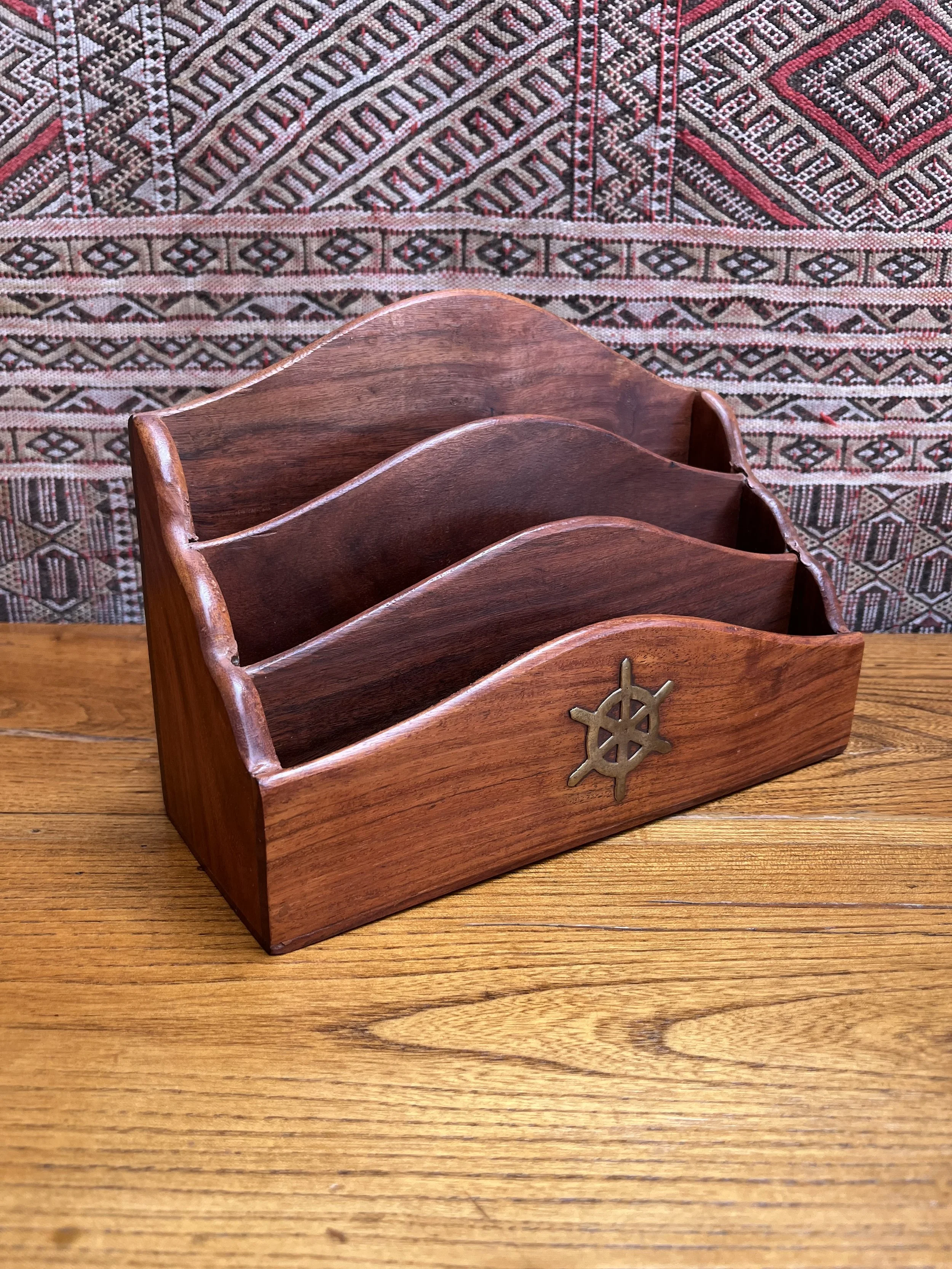 Secondhand vintage mail holder