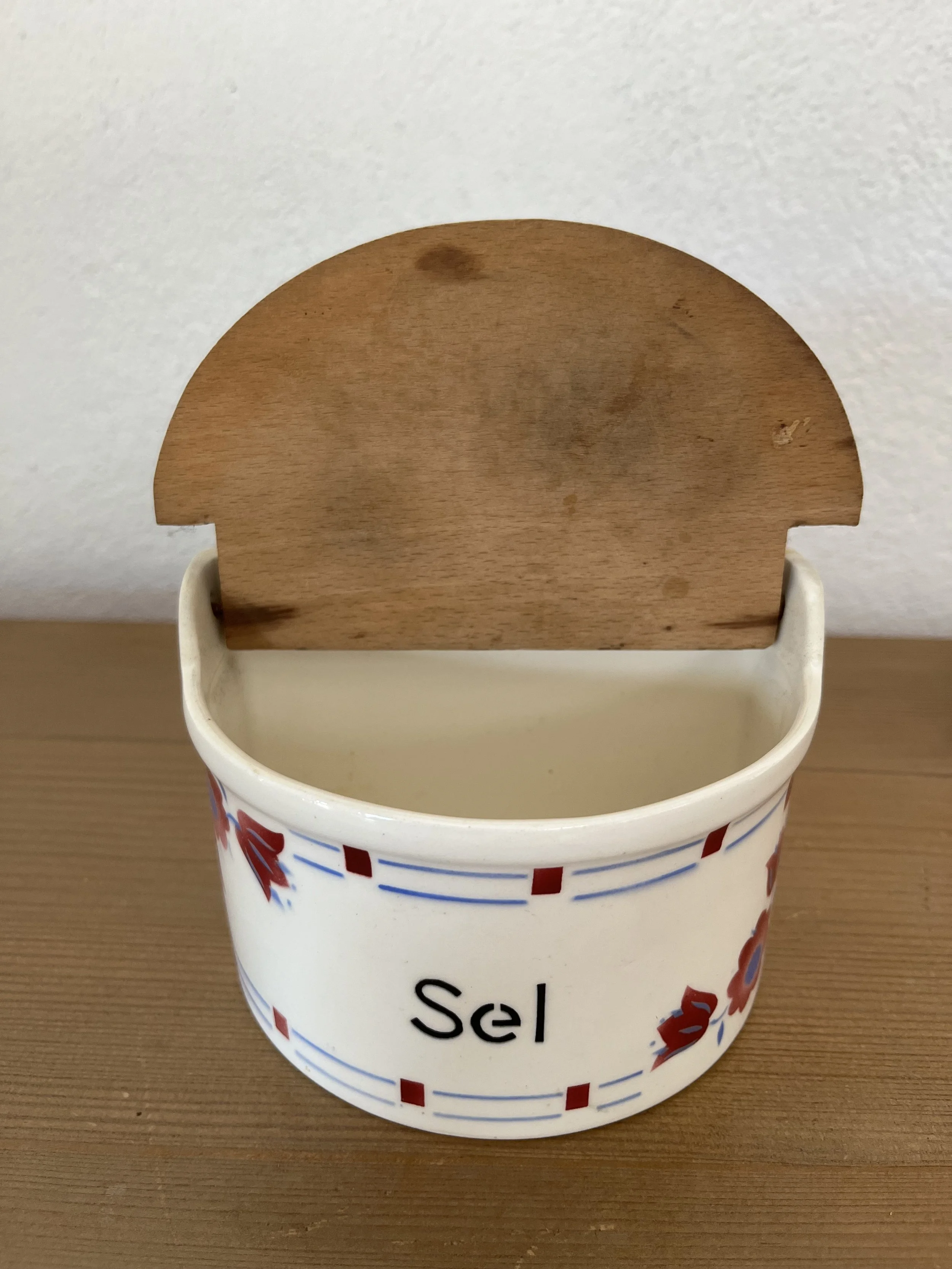 Secondhand vintage ceramic salt box