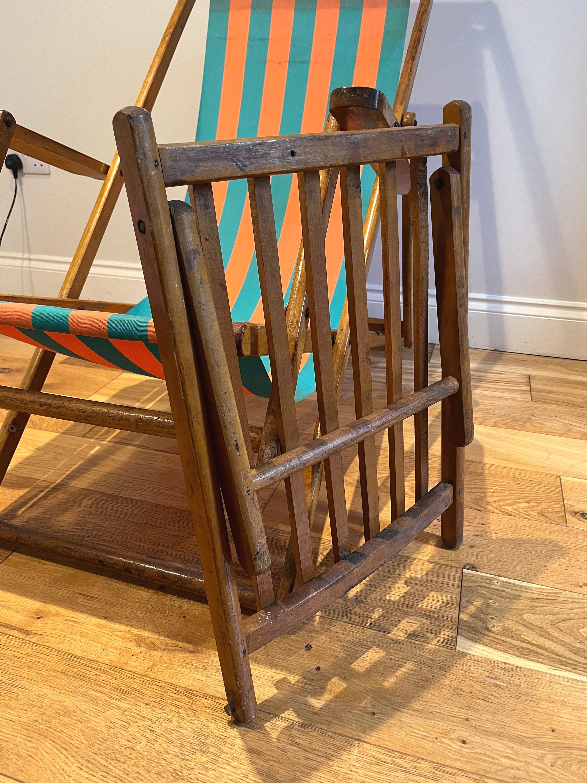 Secondhand vintage deck chair