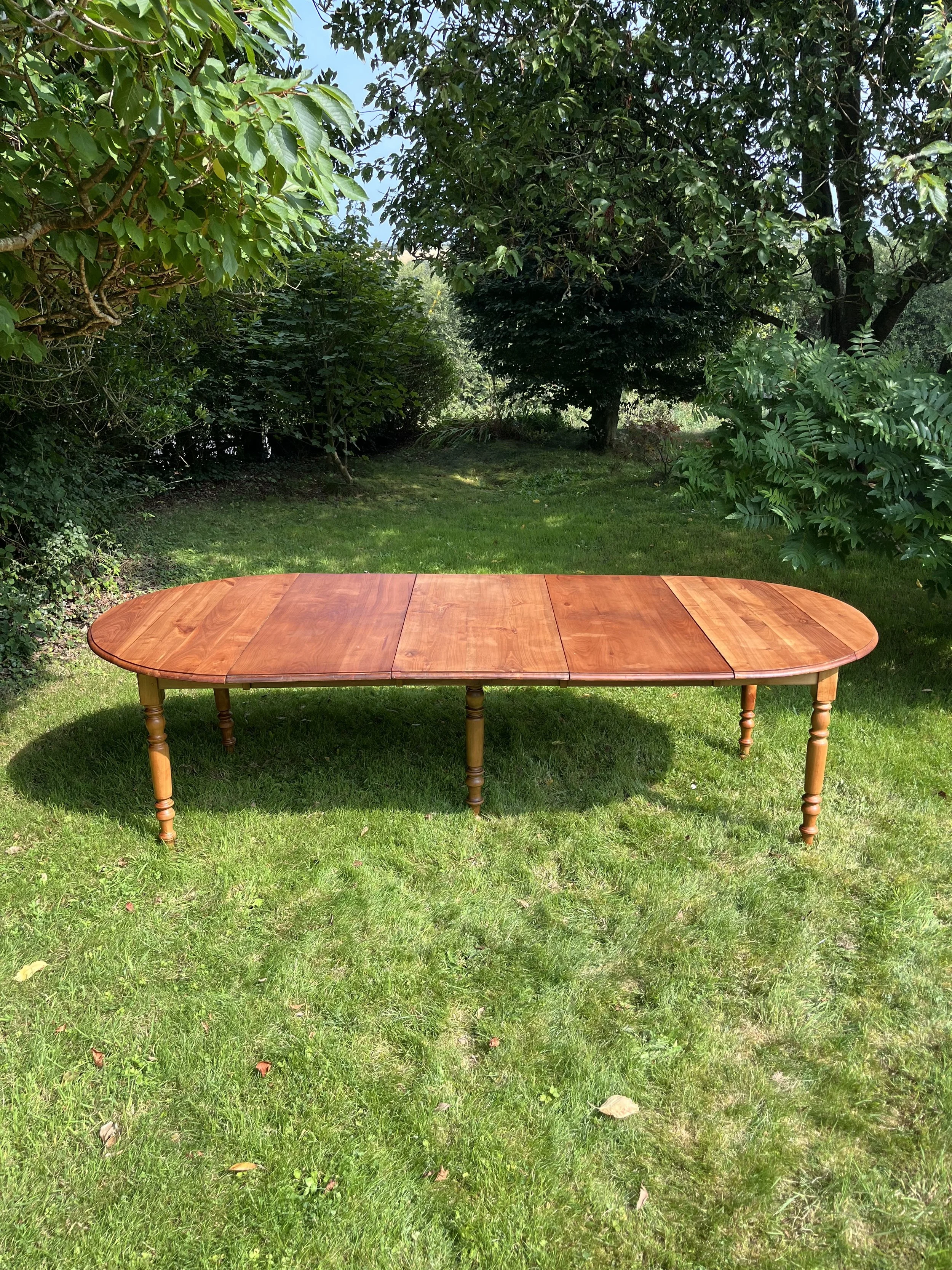 Secondhand vintage extendable dining table