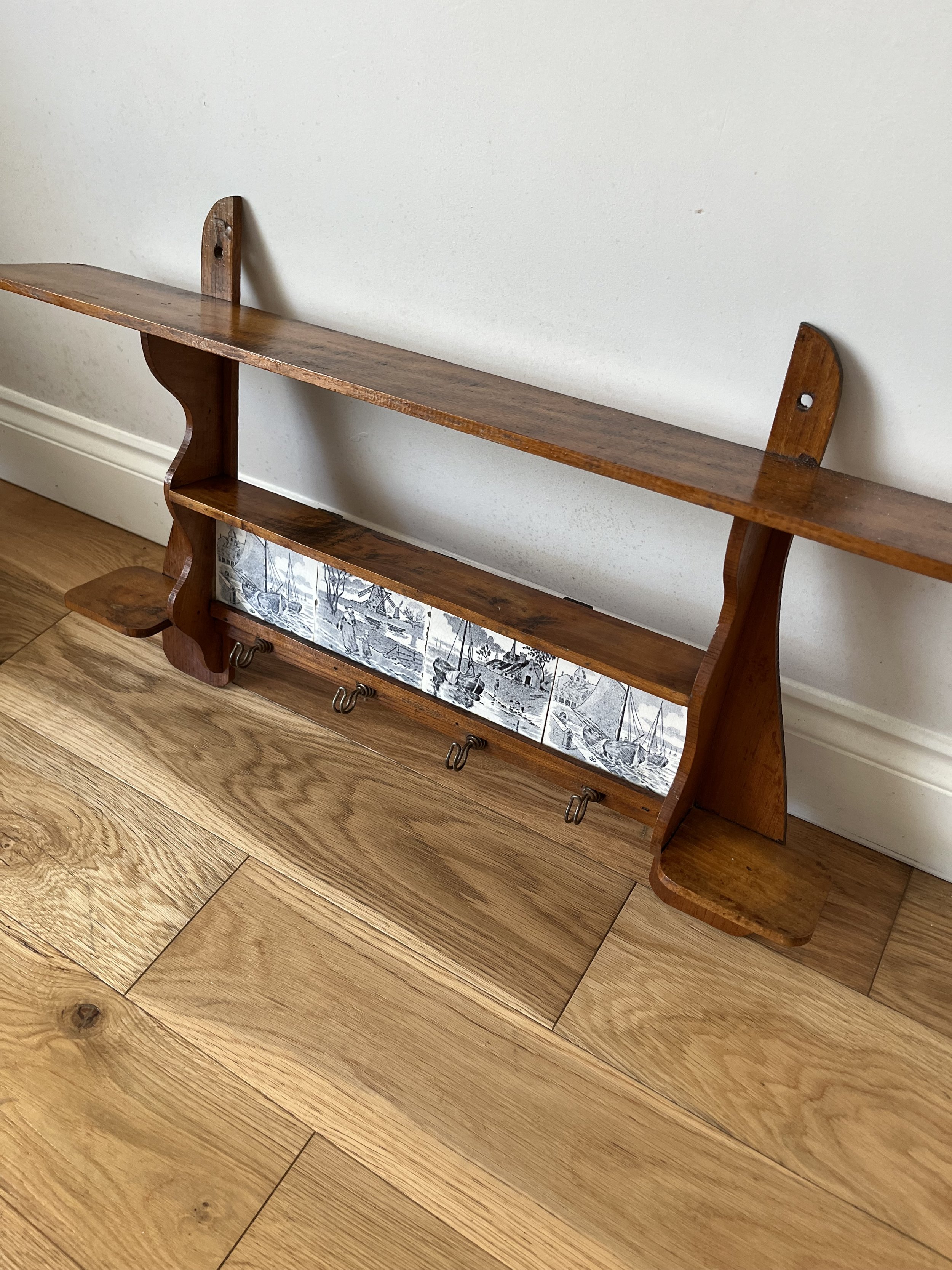 Secondhand vintage kitchen rack
