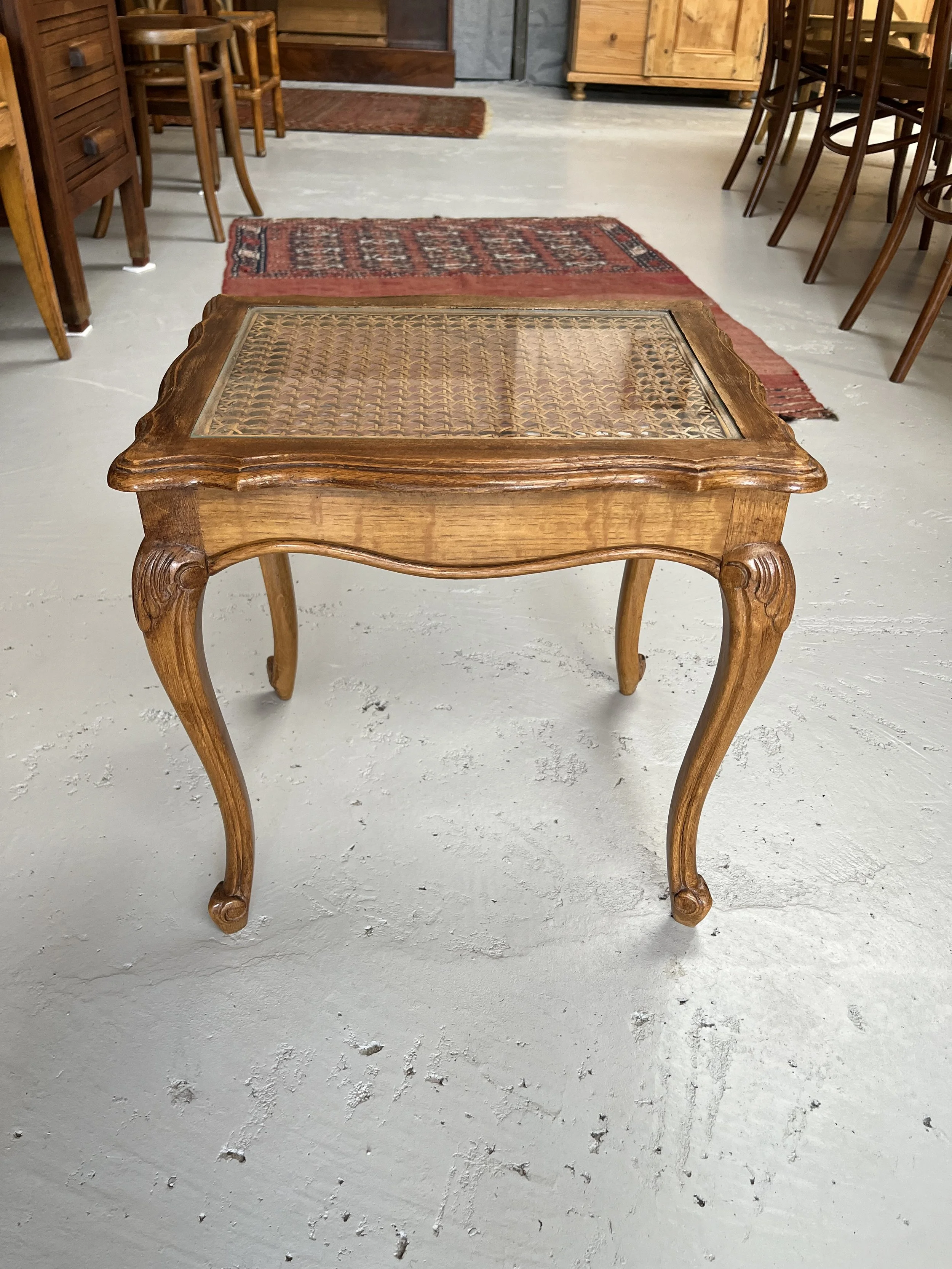 Secondhand vintage nesting tables
