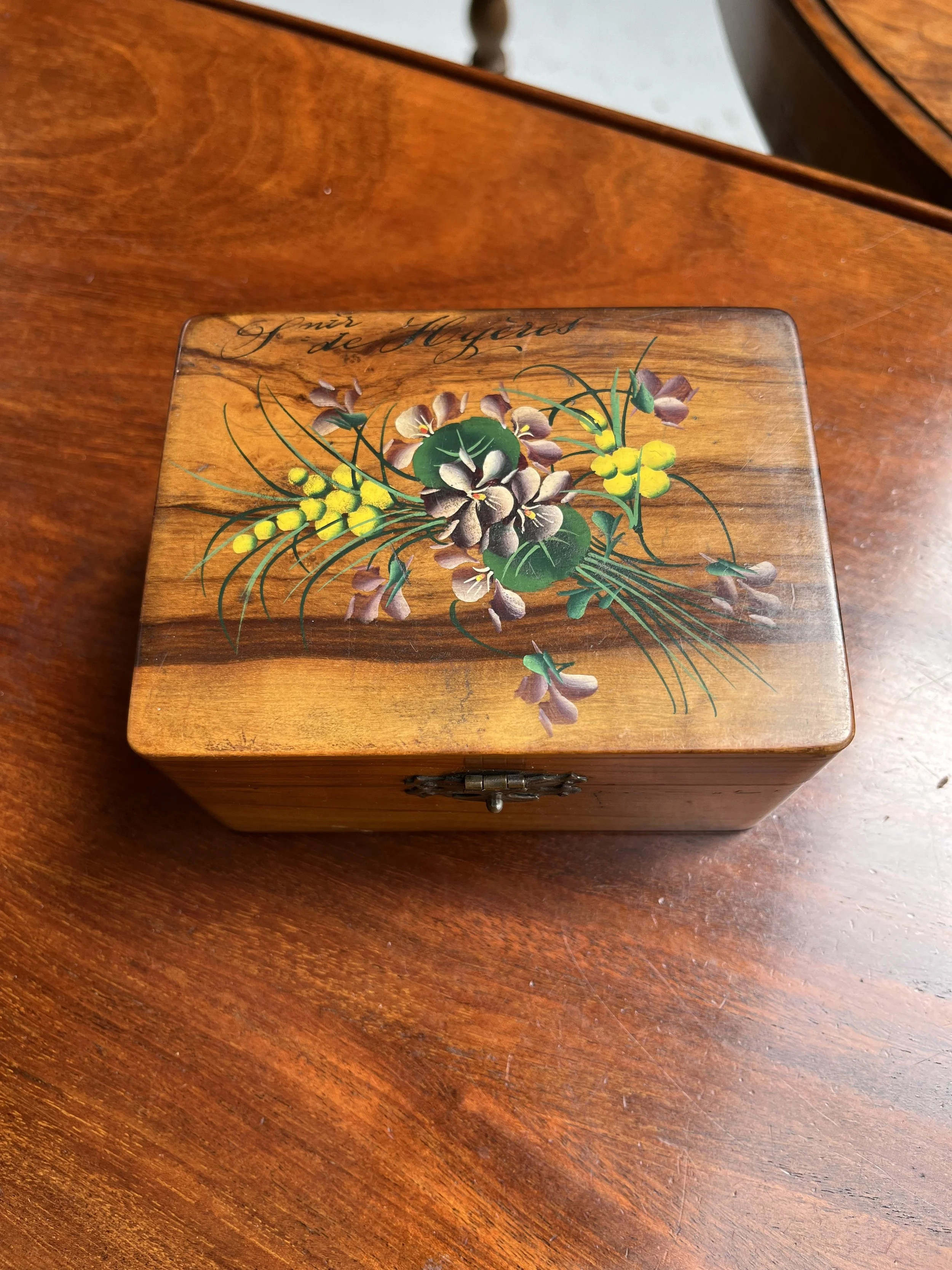 Secondhand vintage jewelry box