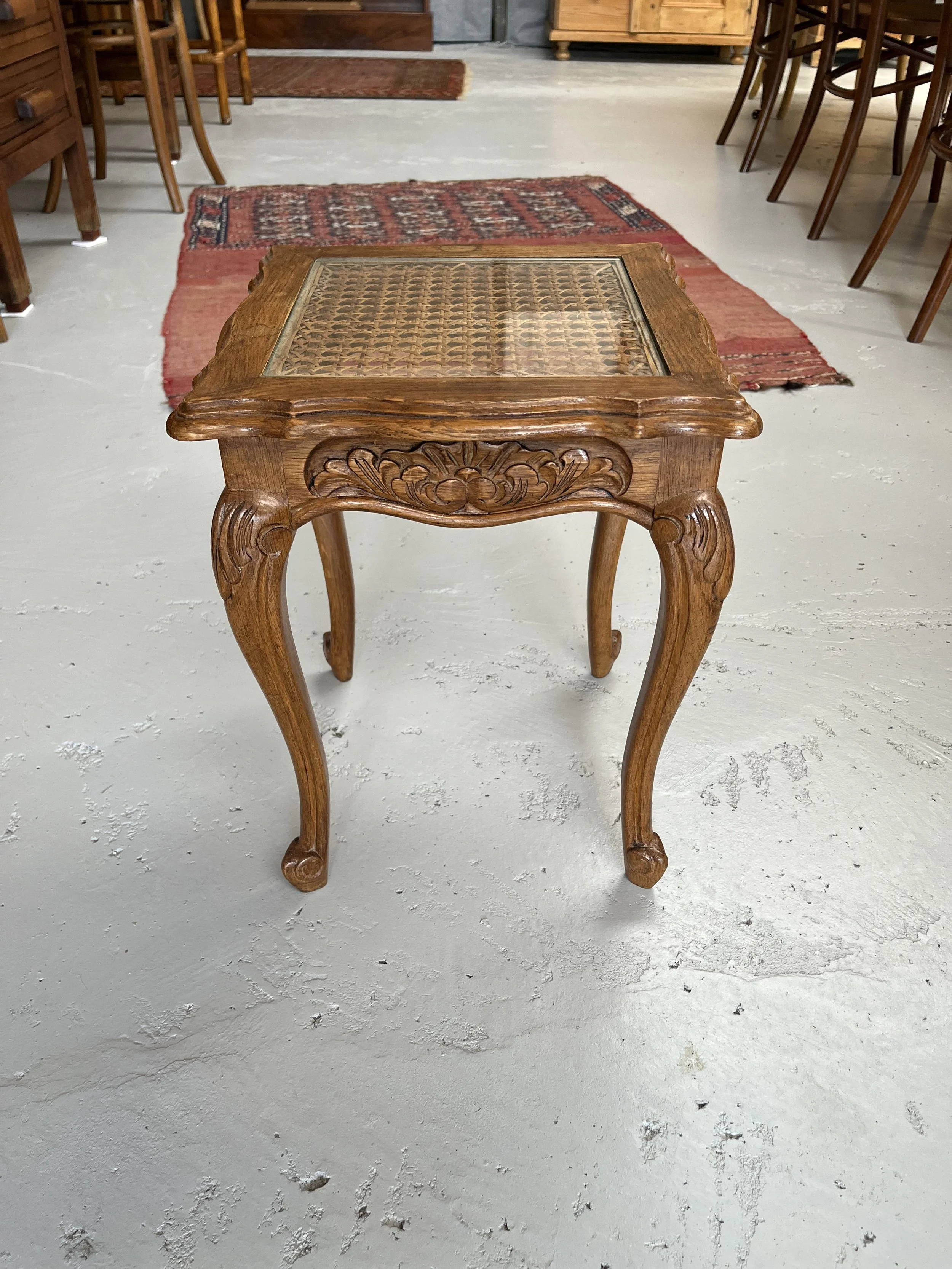 Secondhand vintage nesting tables