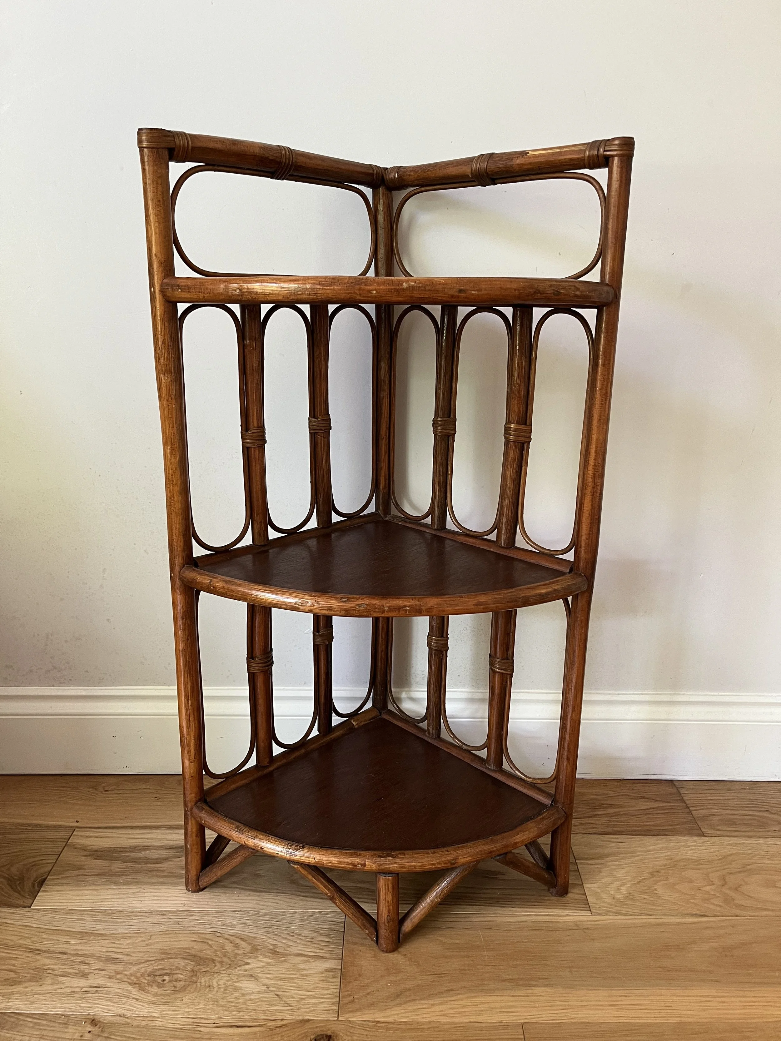 Secondhand vintage corner shelf