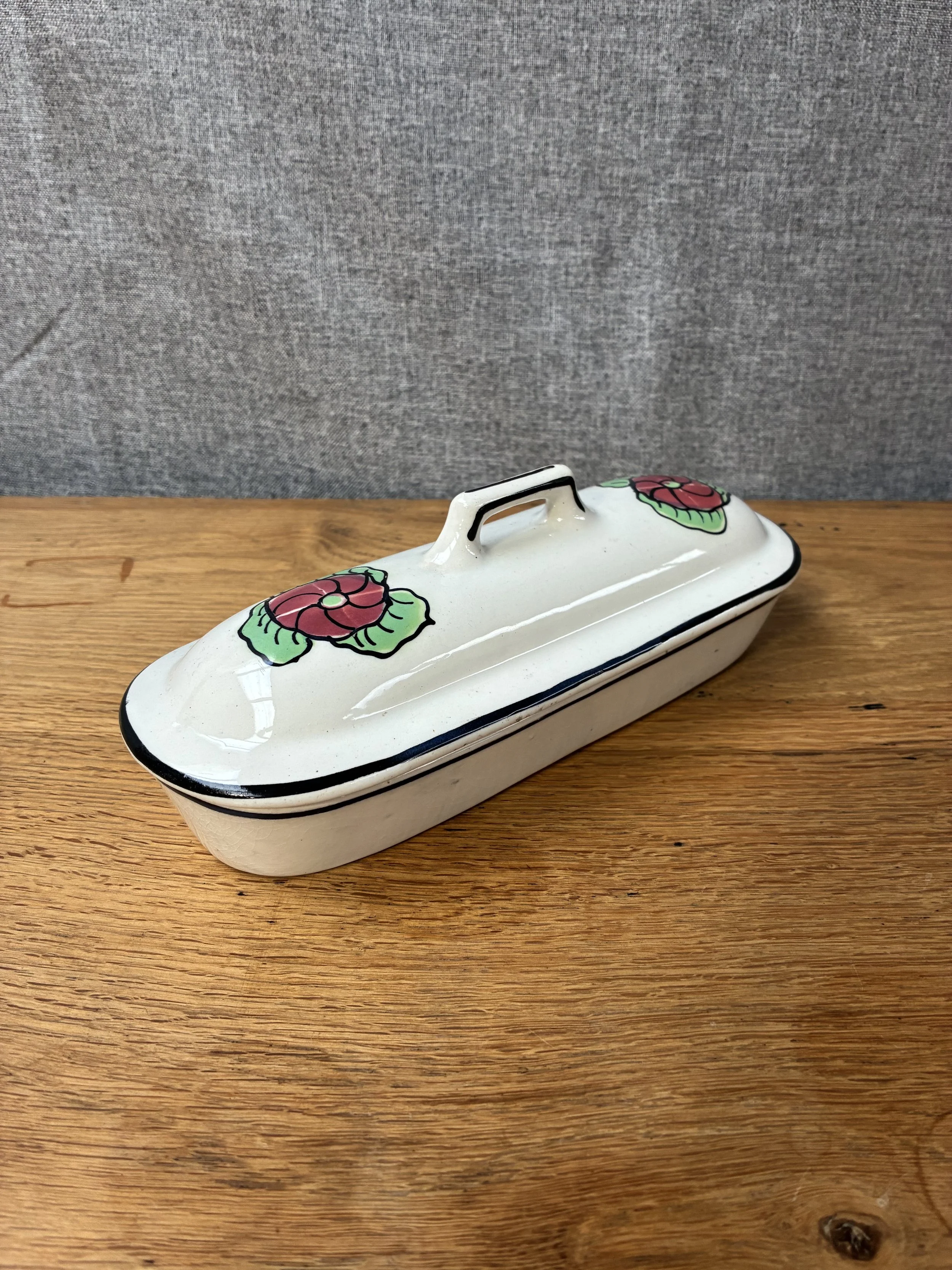 Secondhand vintage ceramic art deco tray with lid
