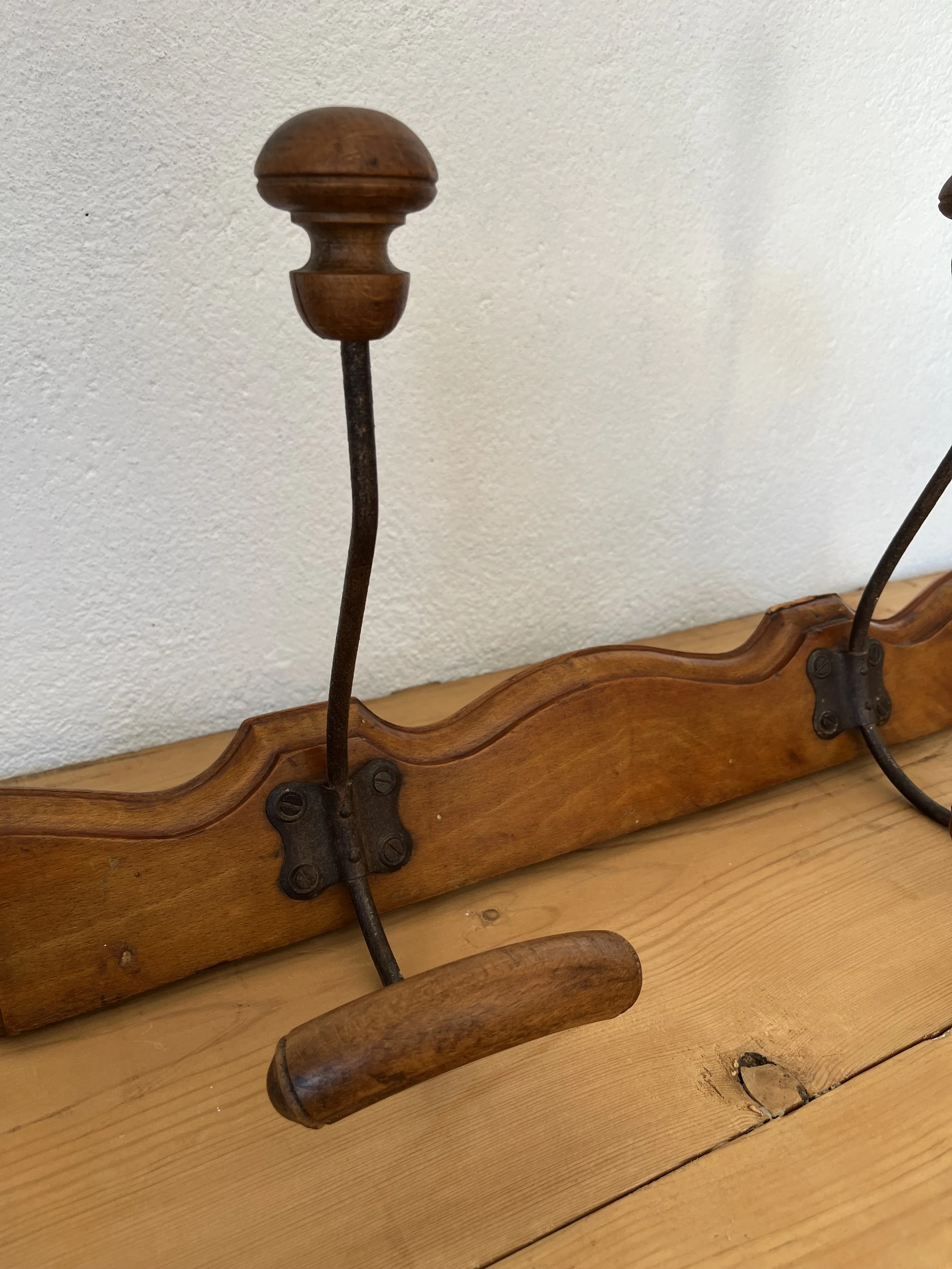 Secondhand vintage coat rack