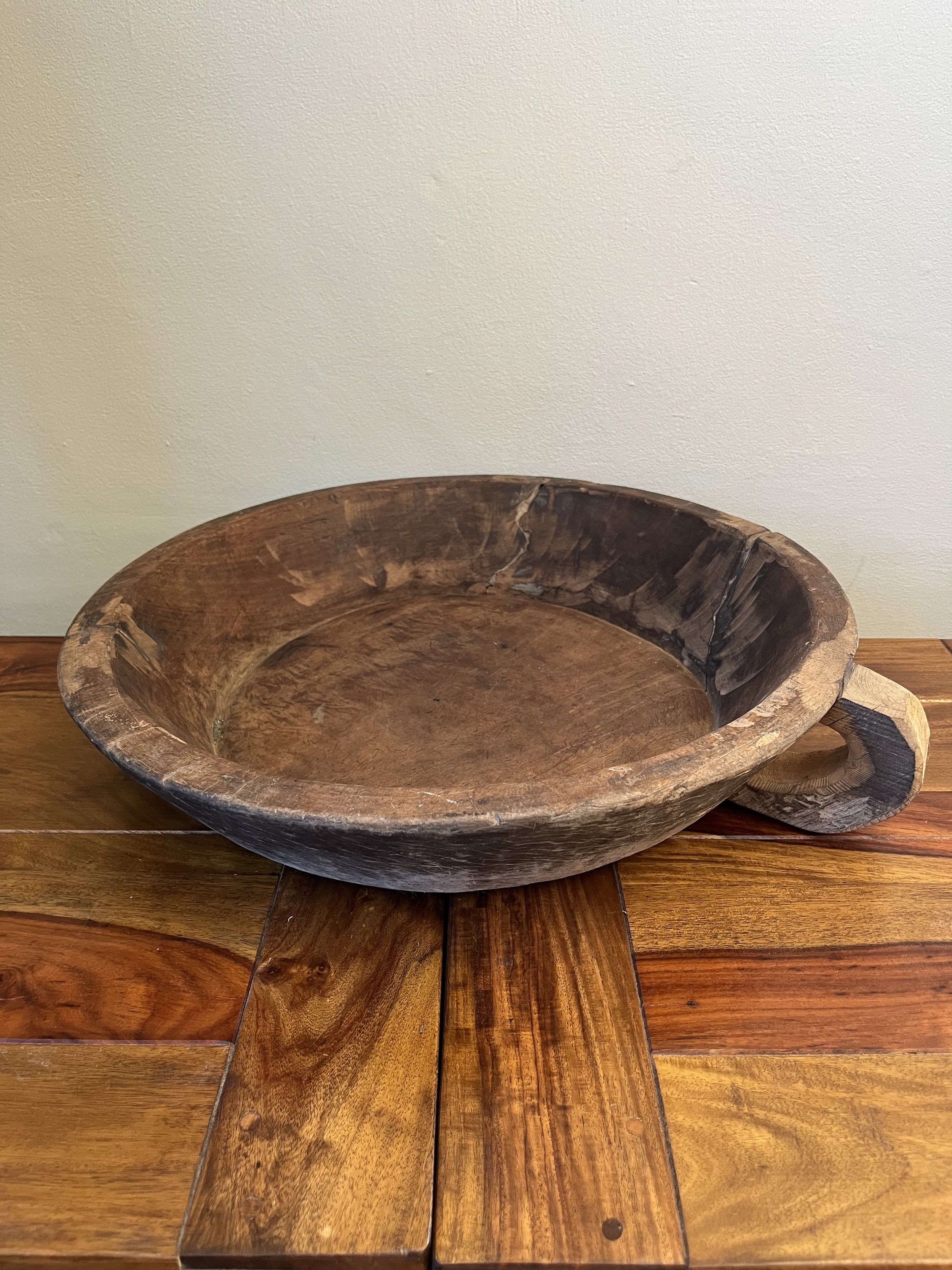 Secondhand vintage wooden bowl