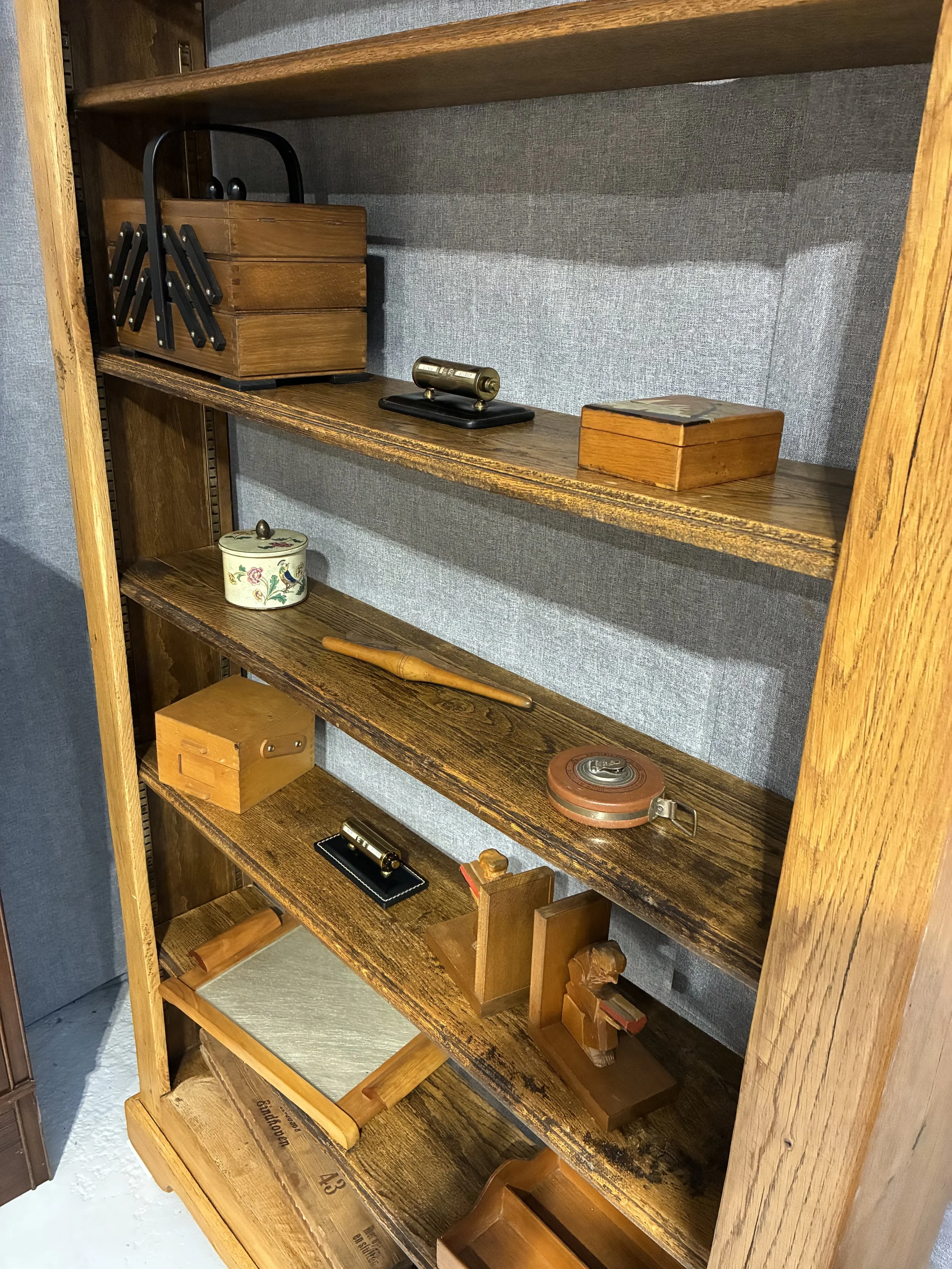 Secondhand vintage french bookshelf