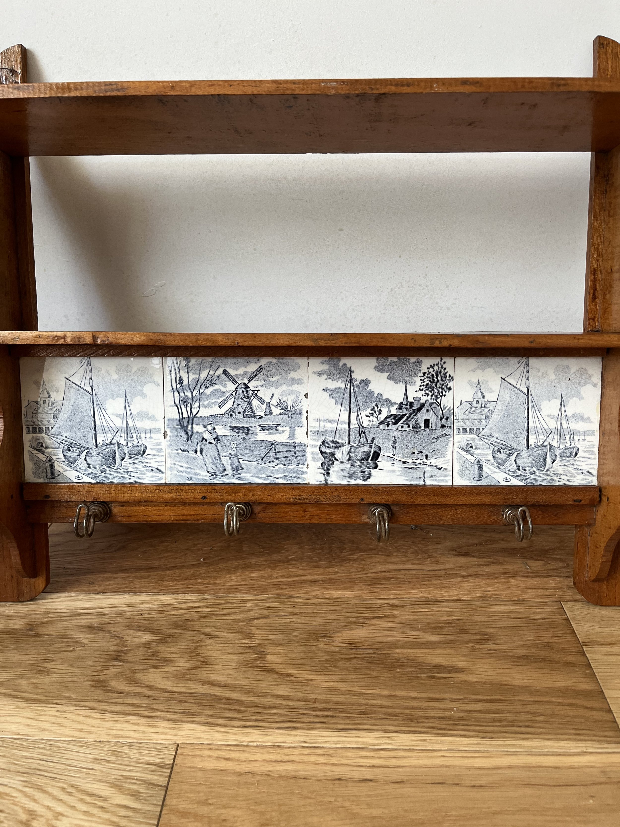 Secondhand vintage kitchen rack