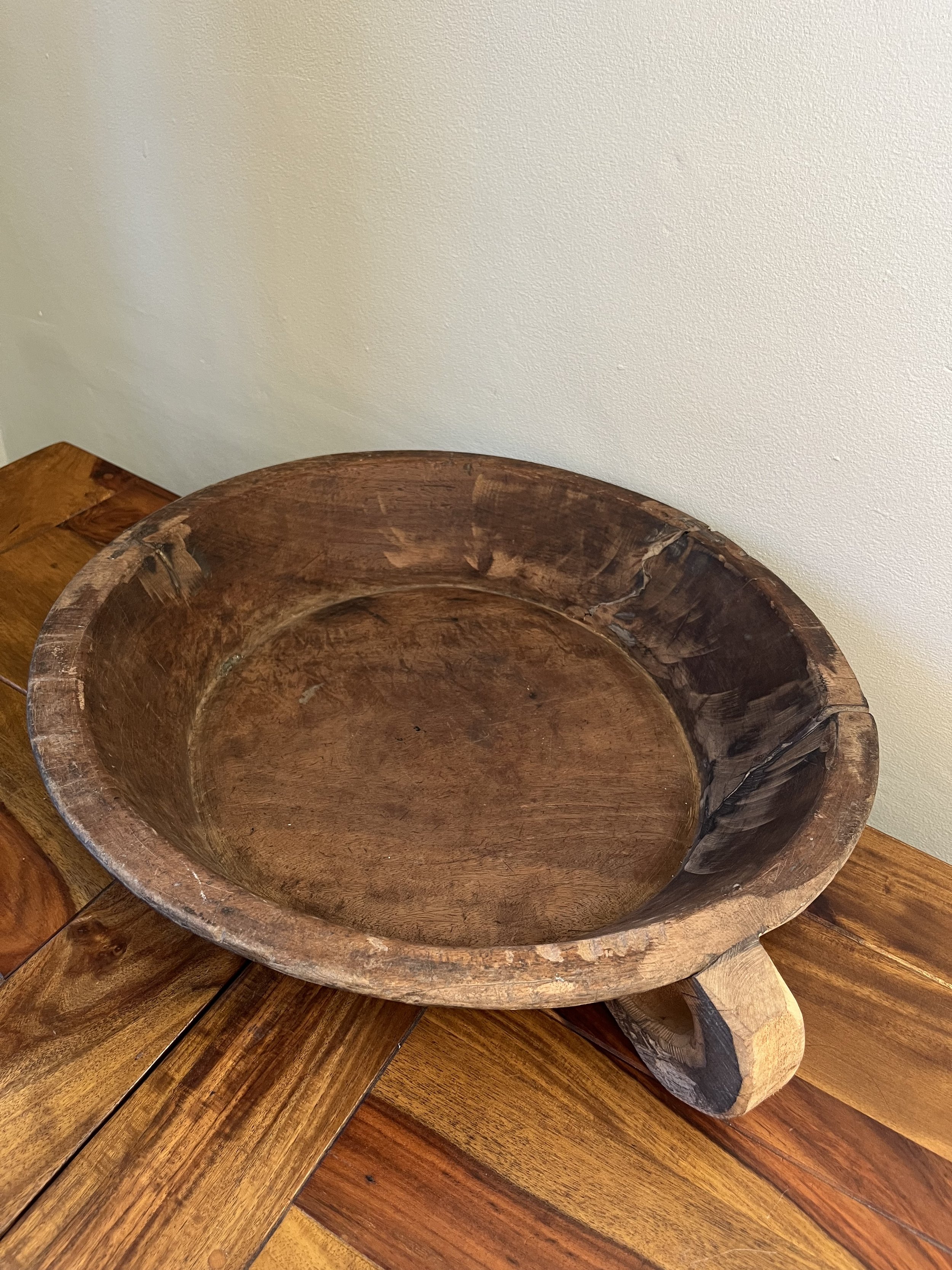 Secondhand vintage wooden bowl