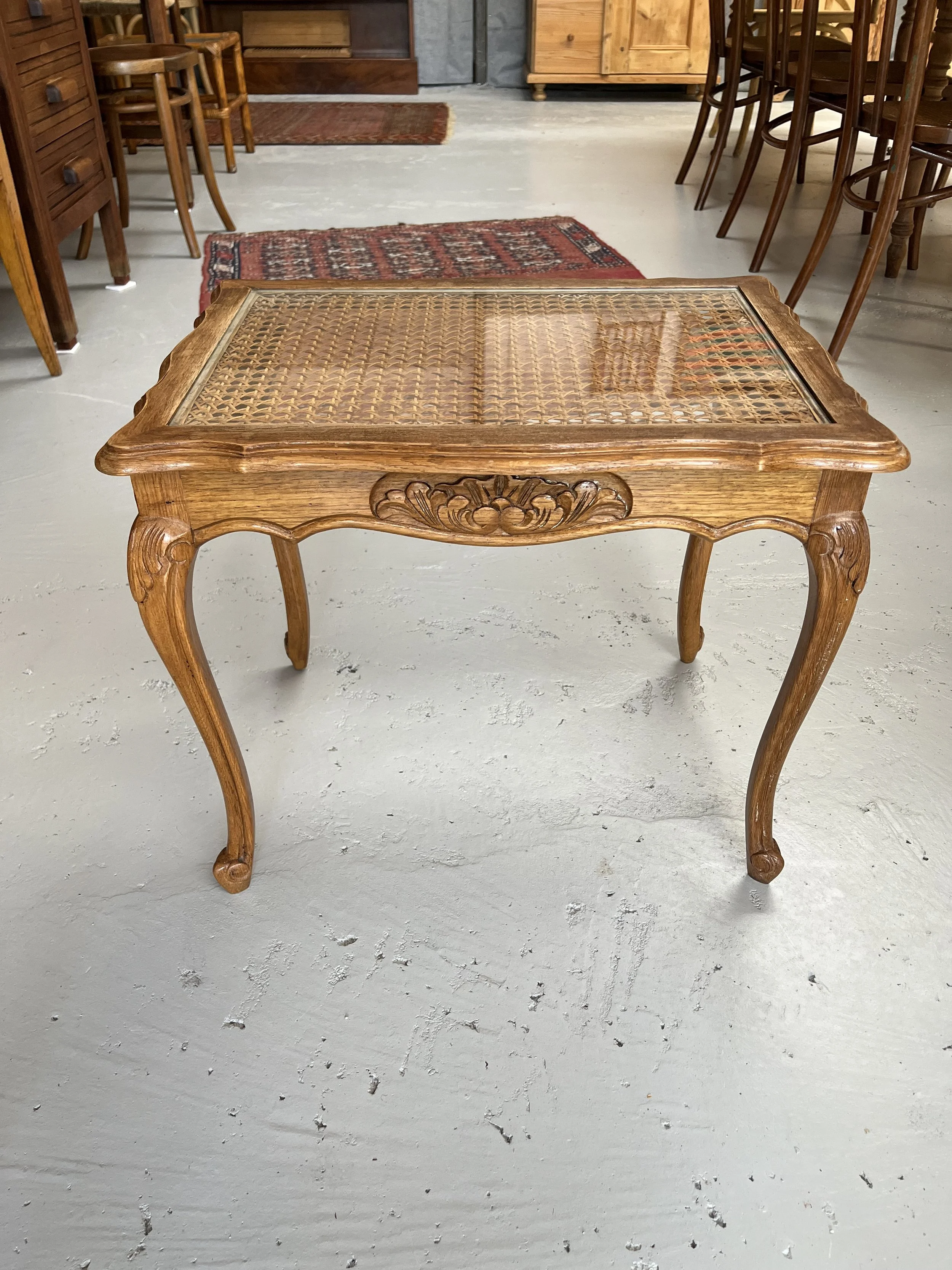 Secondhand vintage nesting tables