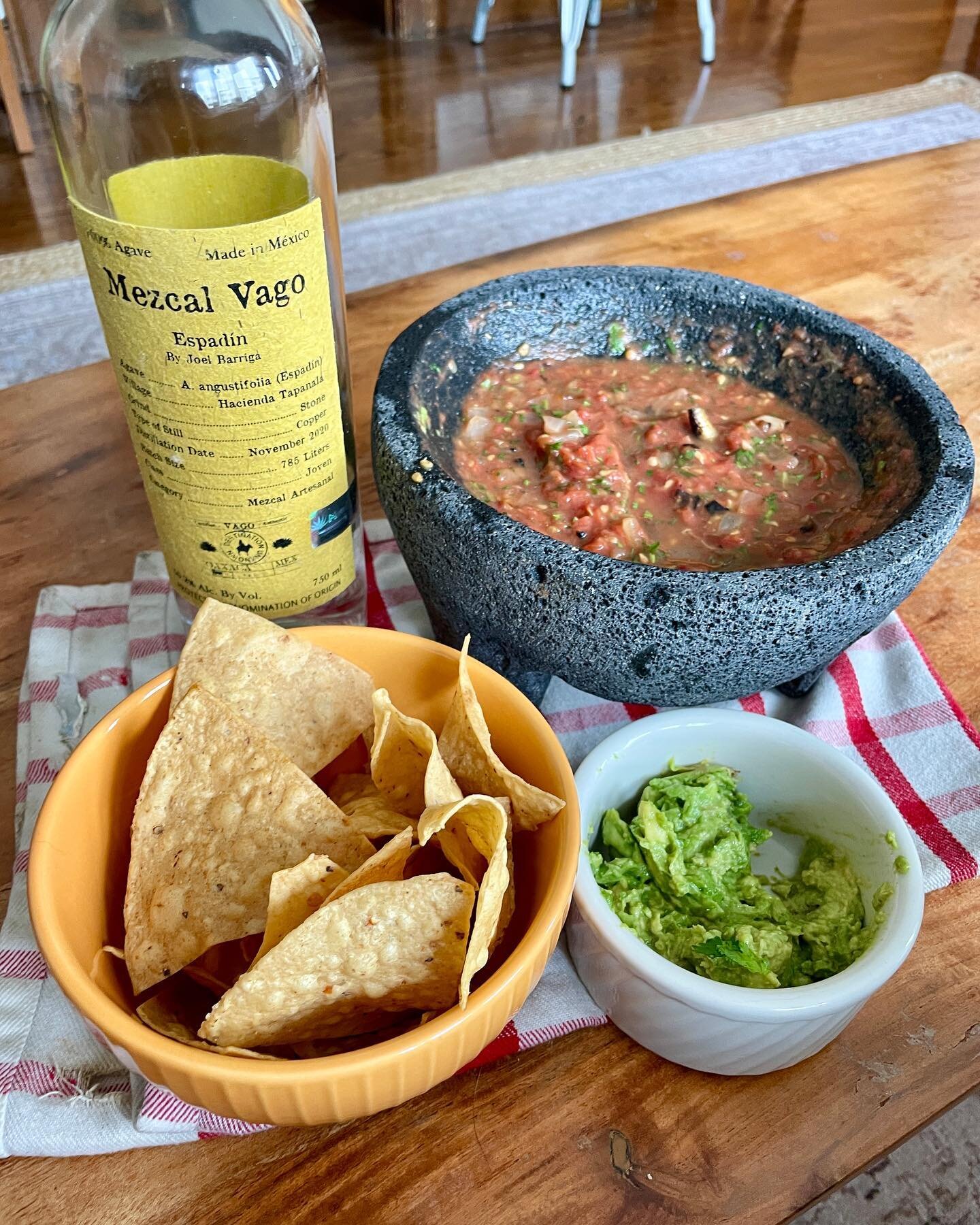 A very happy hour with homemade fire roasted salsa and @mezcalvago