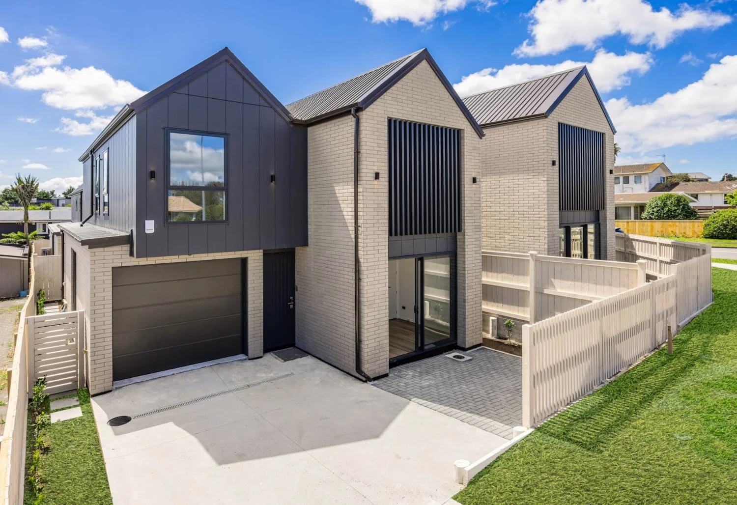 4/2 EDGAR PEARCE PL | HOWICK