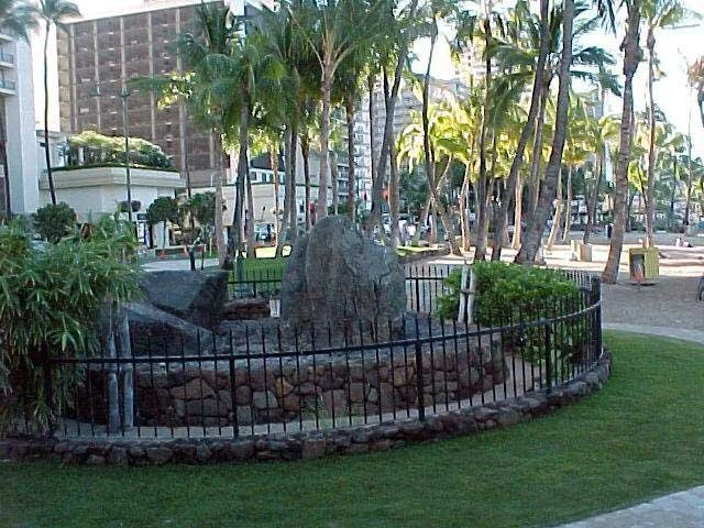 The Healing Stones of Kapaemahu — Waikiki Historic Trail