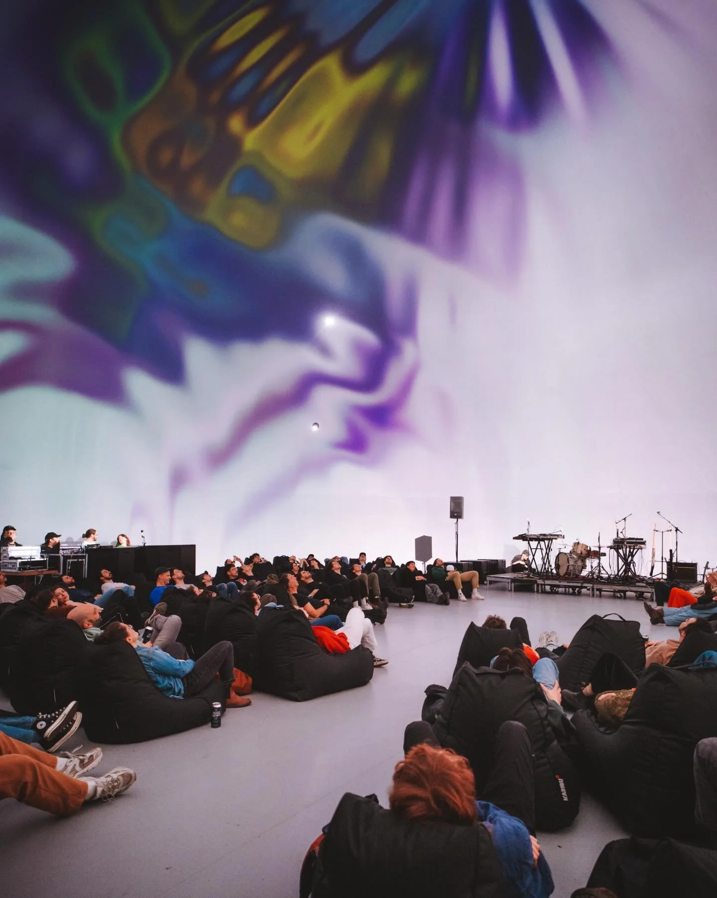 Le froid s&rsquo;installe de plus en plus ✨
Image tir&eacute;e du lancement de @totalementsublime &agrave; la @sat_montreal &mdash; une exp&eacute;rience immersive explorant l&rsquo;&eacute;volution des saisons. 

Photo par @nicdion______